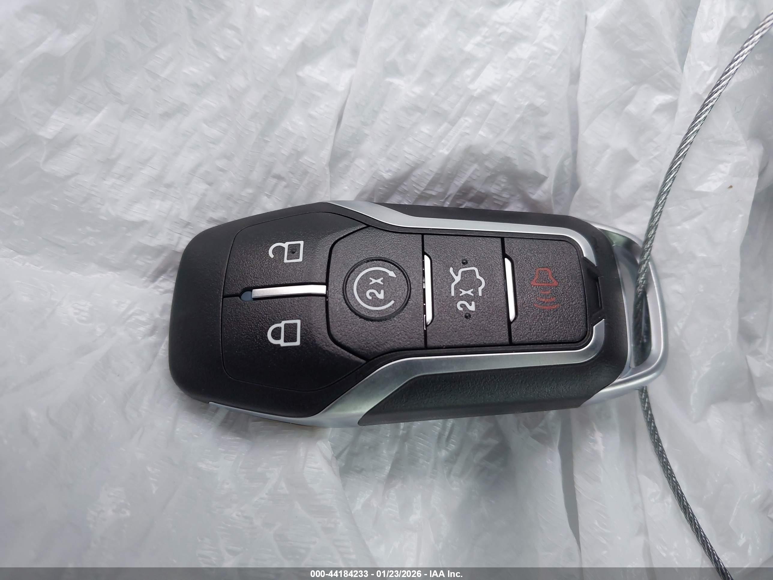FORD FUSION image 11