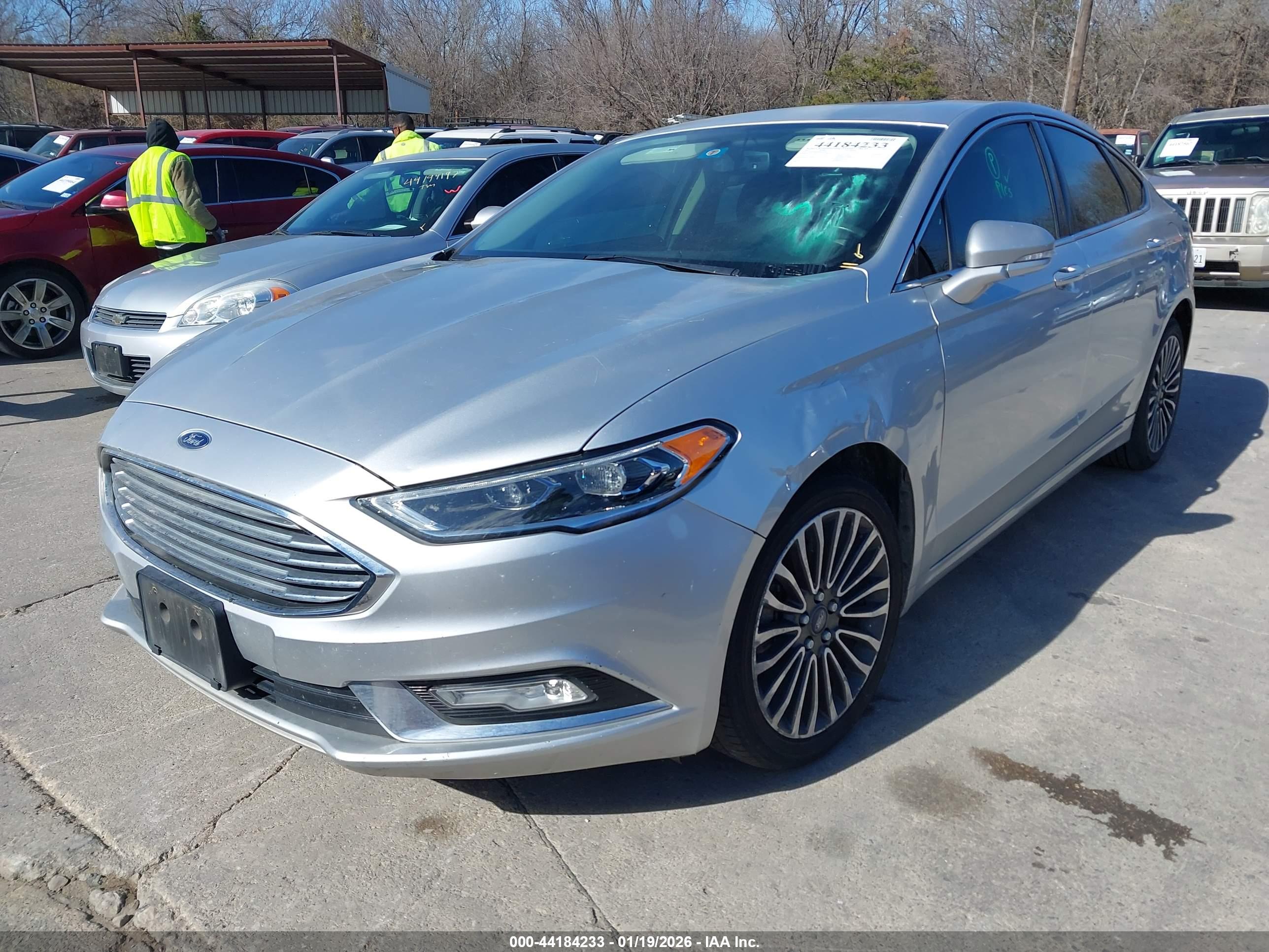 FORD FUSION image 2