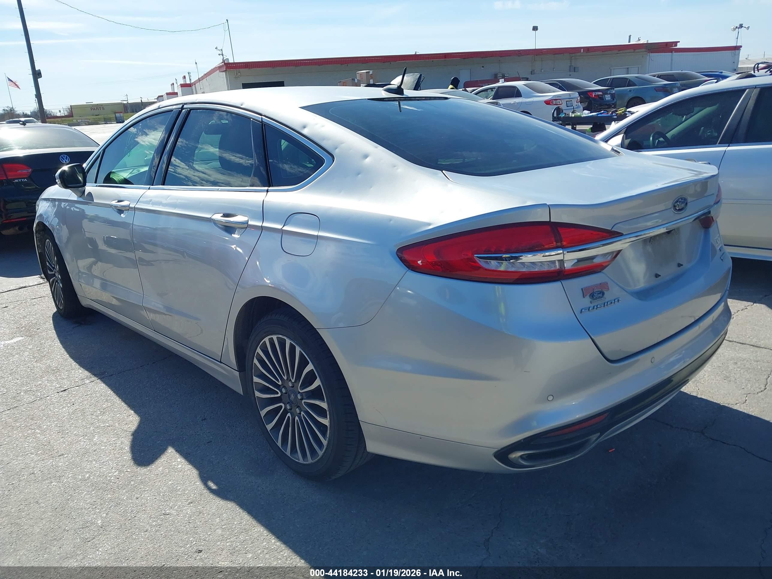 FORD FUSION image 3
