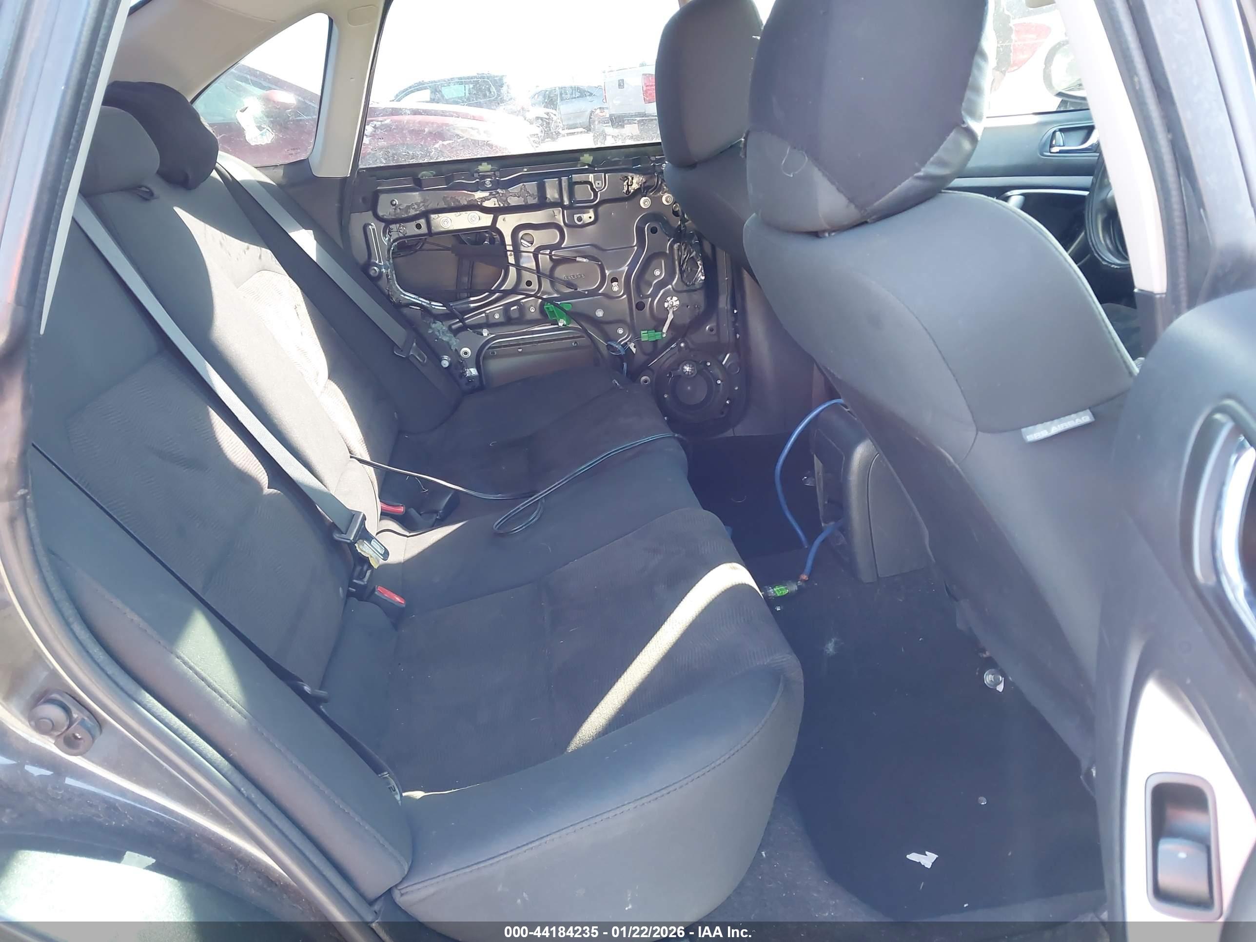 SUBARU LEGACY image 8
