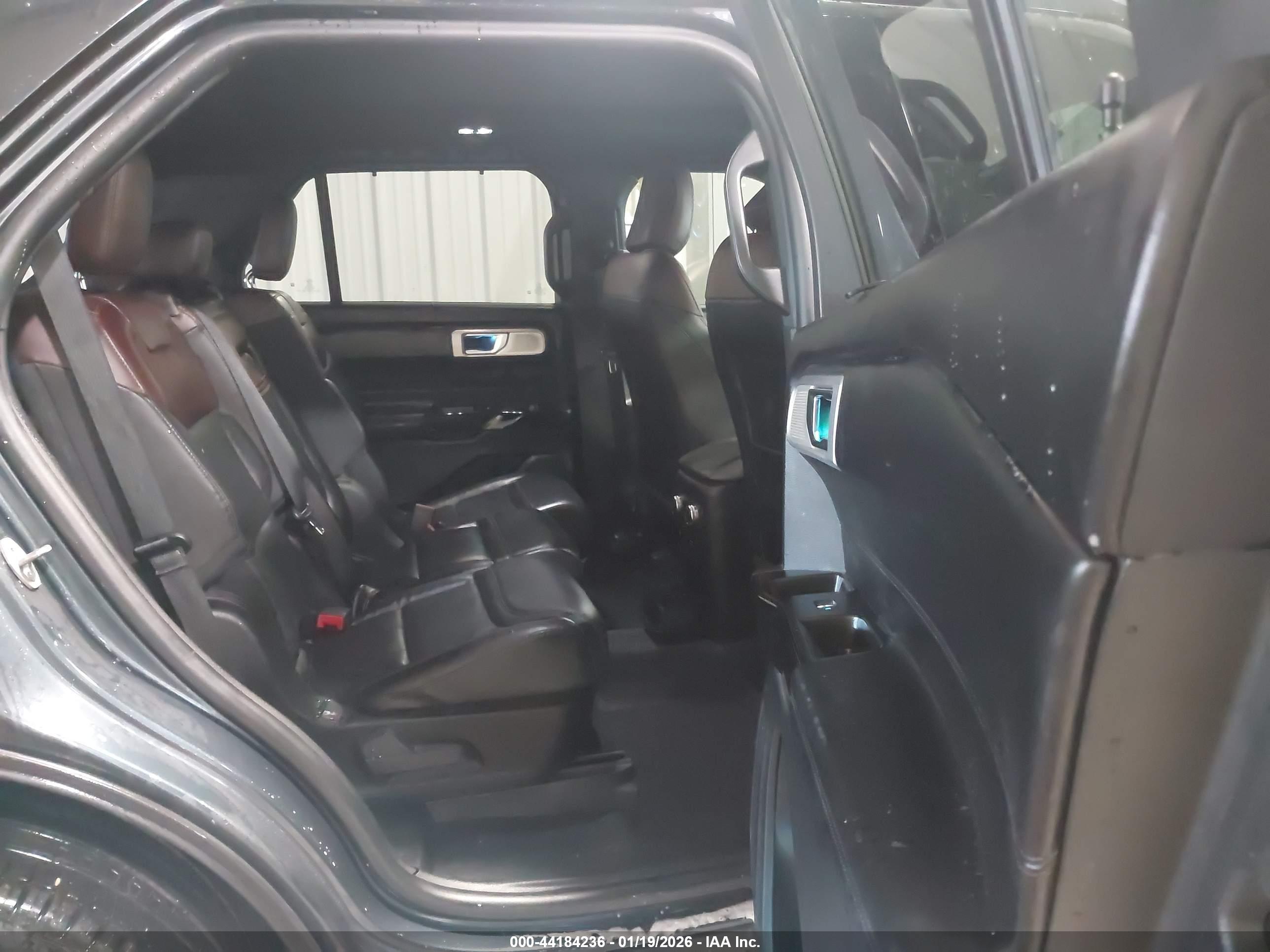 FORD EXPLORER image 8