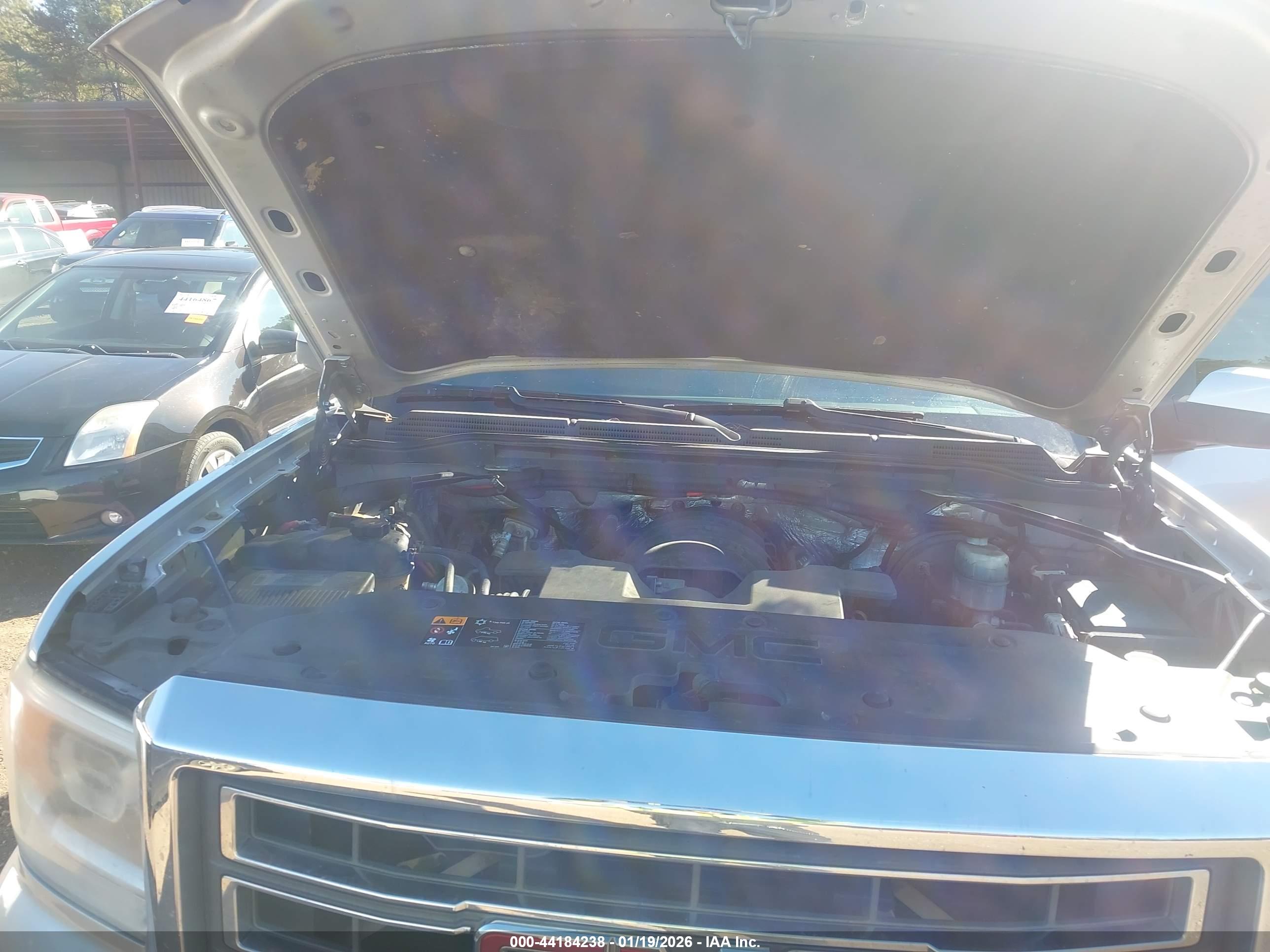 GMC SIERRA image 10
