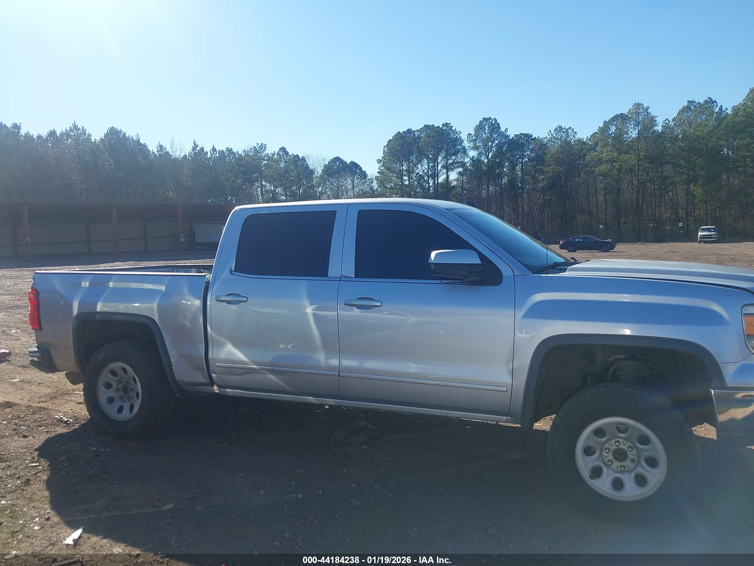 GMC SIERRA image 6