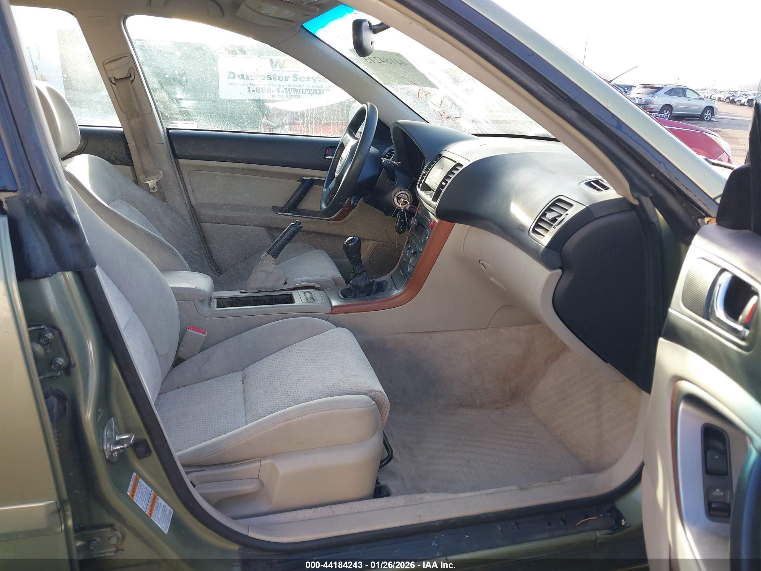 SUBARU OUTBACK image 5
