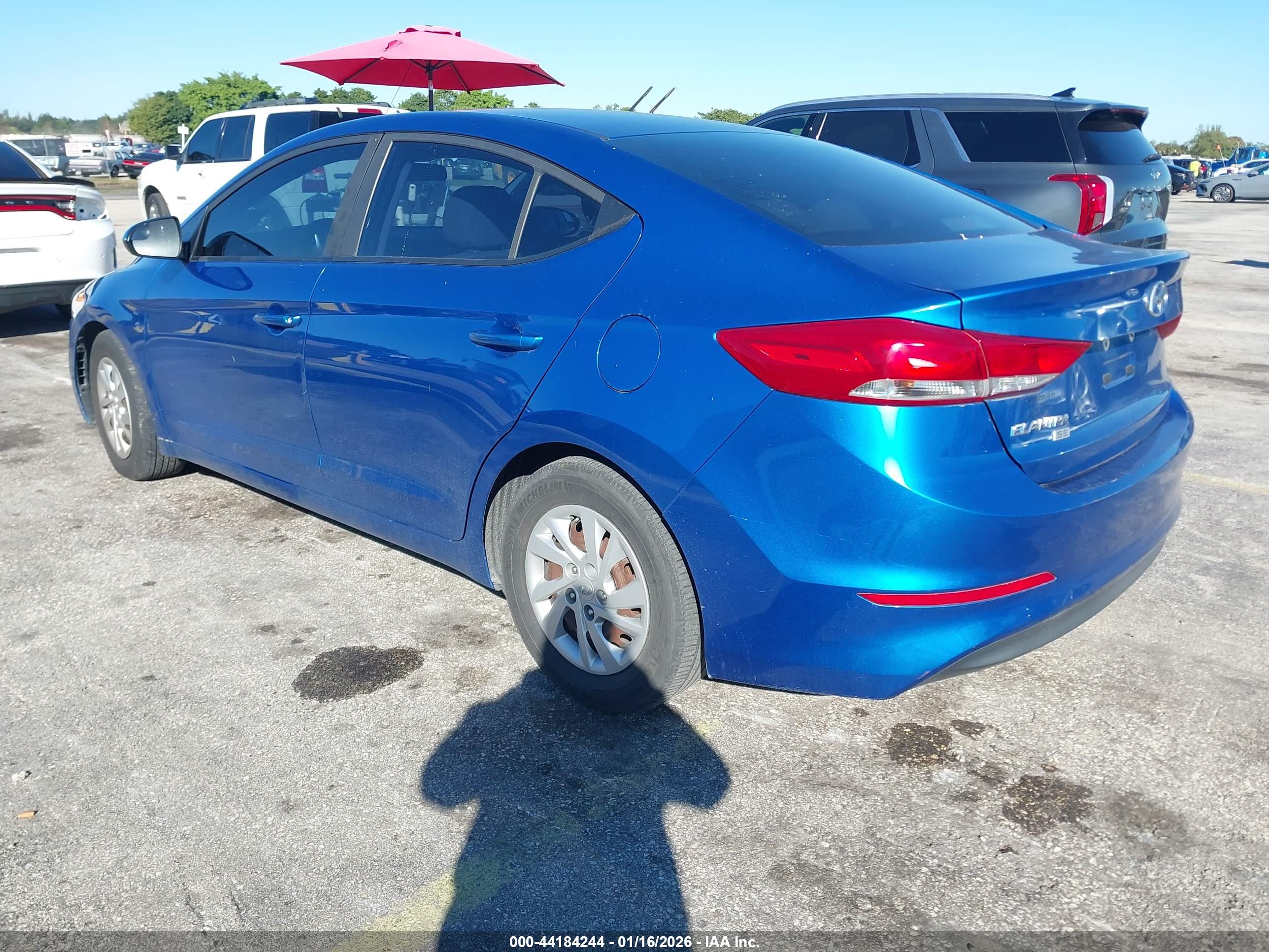 HYUNDAI ELANTRA image 3