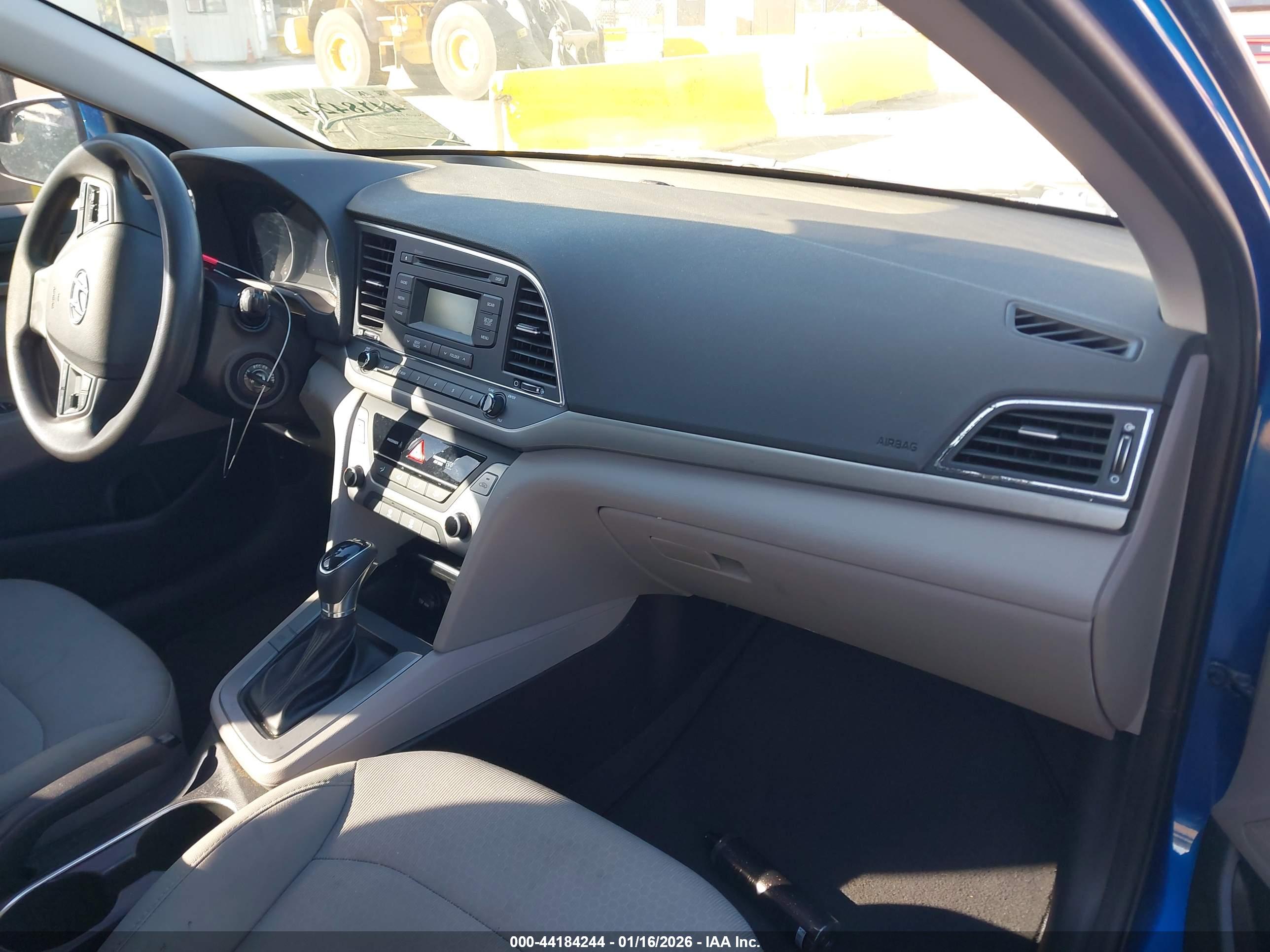 HYUNDAI ELANTRA image 5