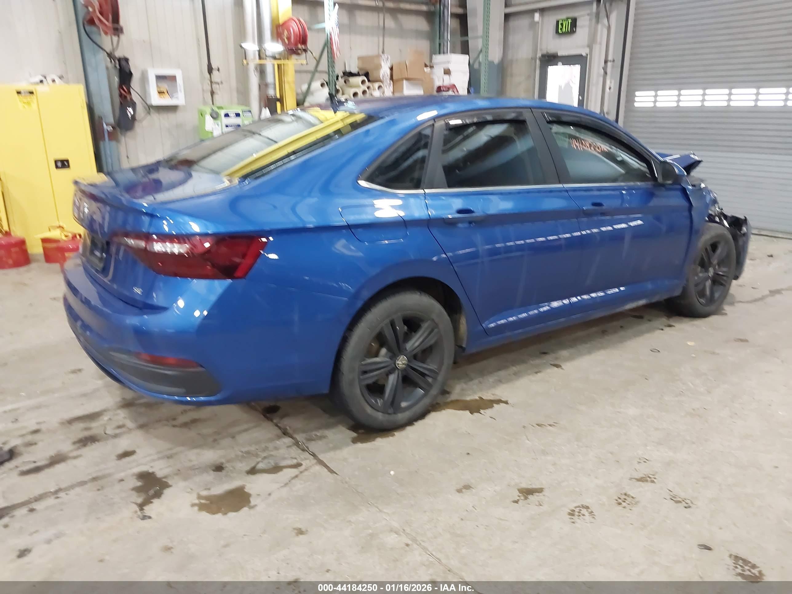 VOLKSWAGEN JETTA image 4