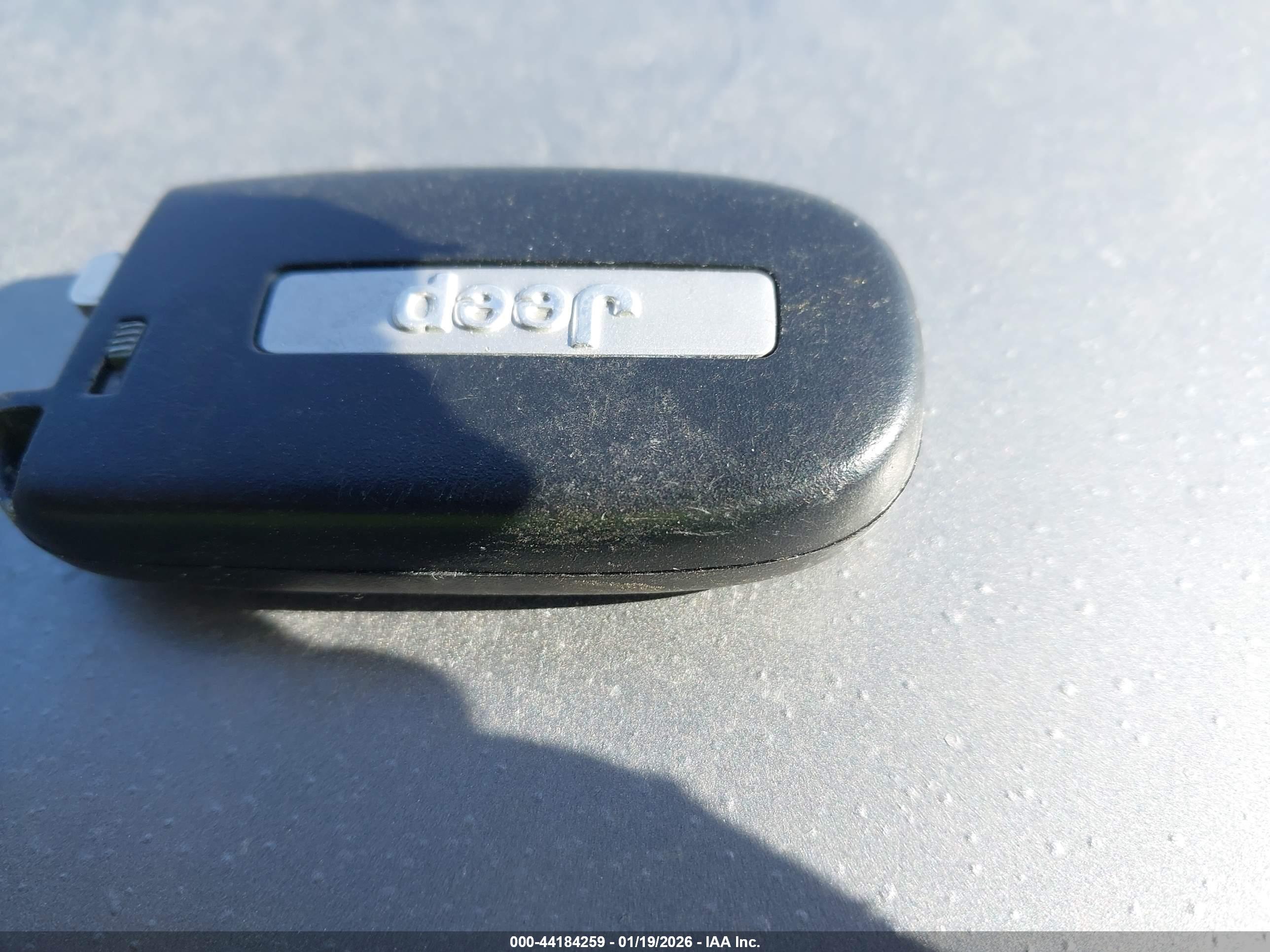 JEEP CHEROKEE image 11