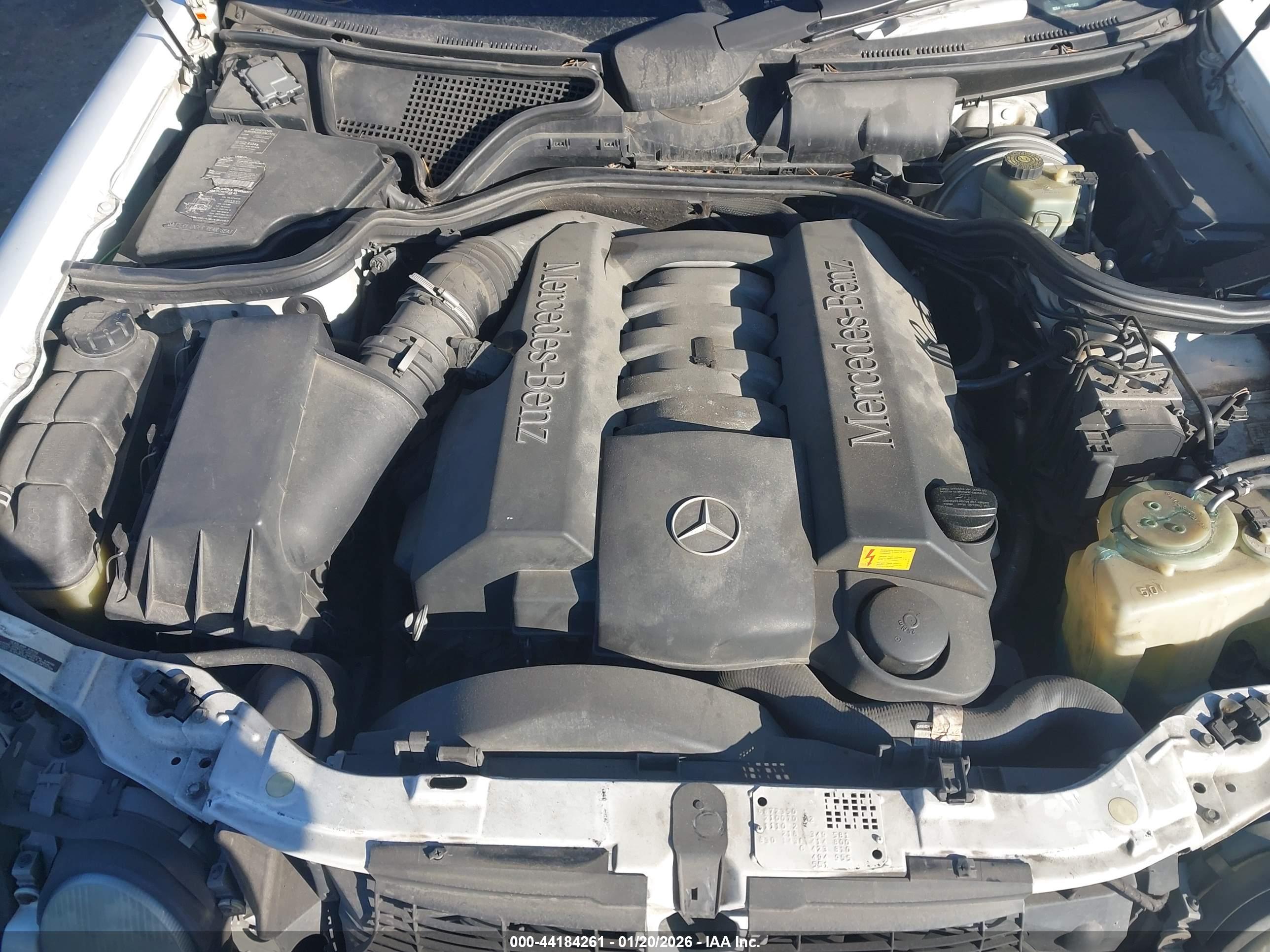 MERCEDES-BENZ E image 10