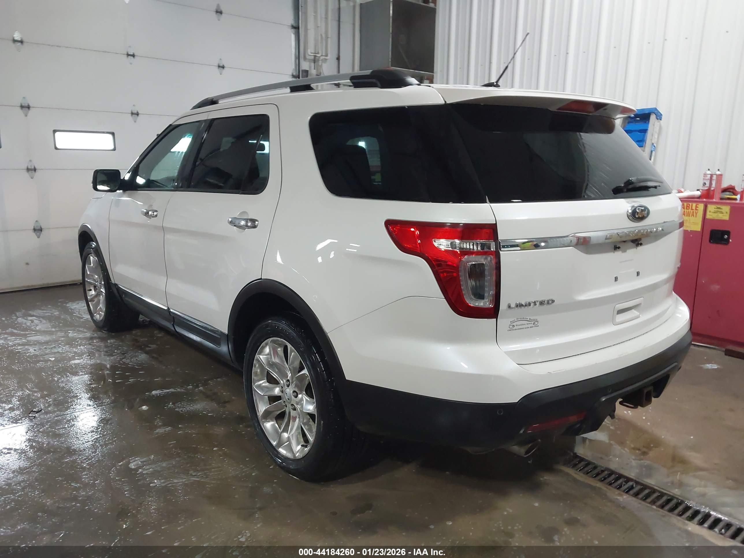 FORD EXPLORER image 3