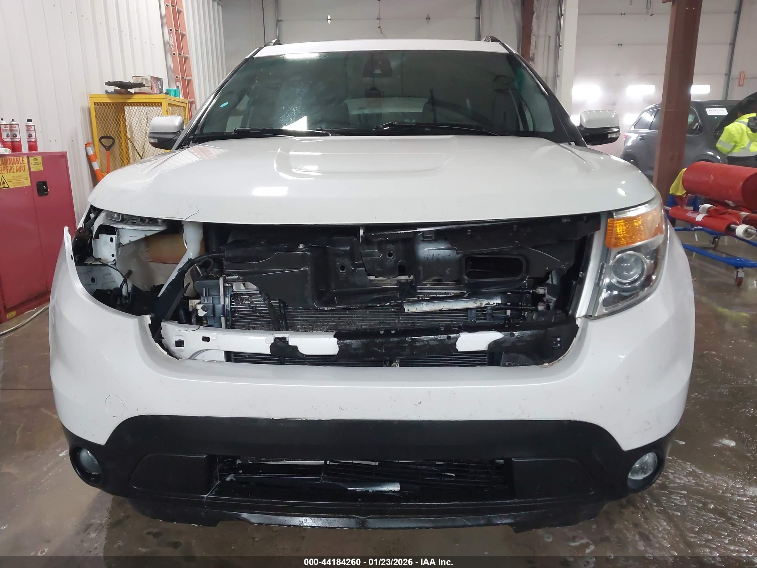 FORD EXPLORER image 6
