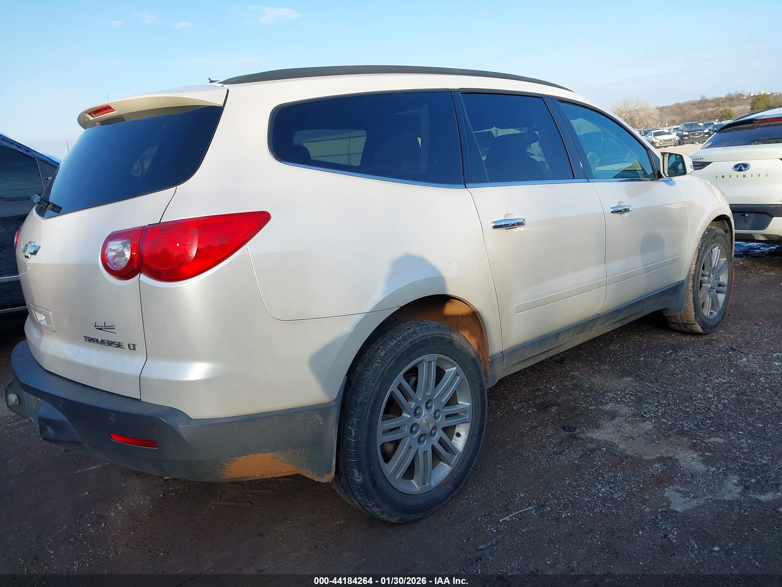 CHEVROLET TRAVERSE image 4