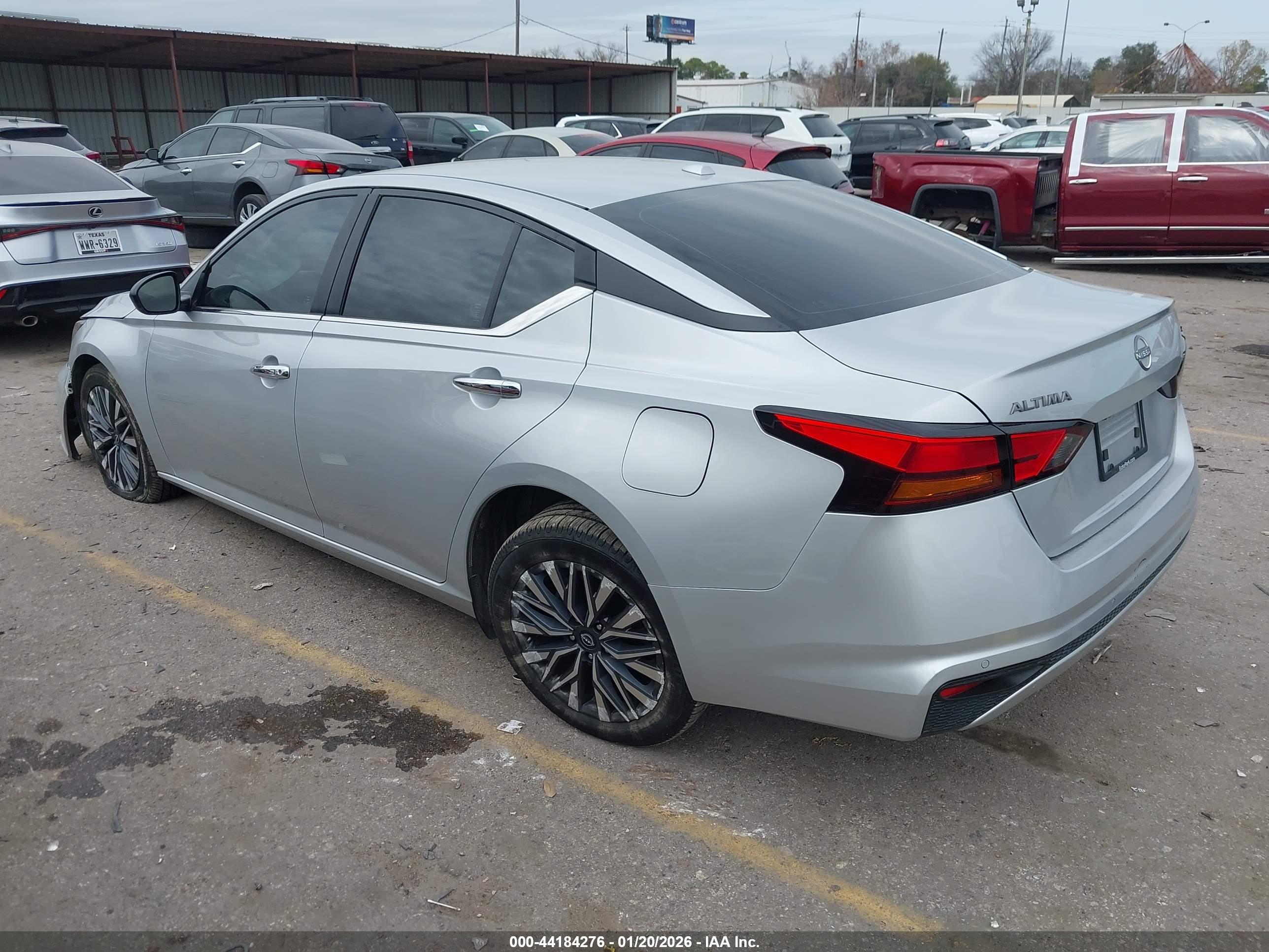 NISSAN ALTIMA image 3