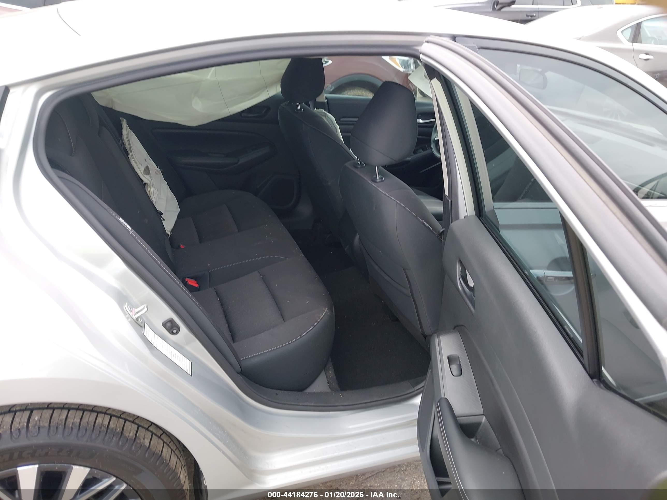 NISSAN ALTIMA image 8