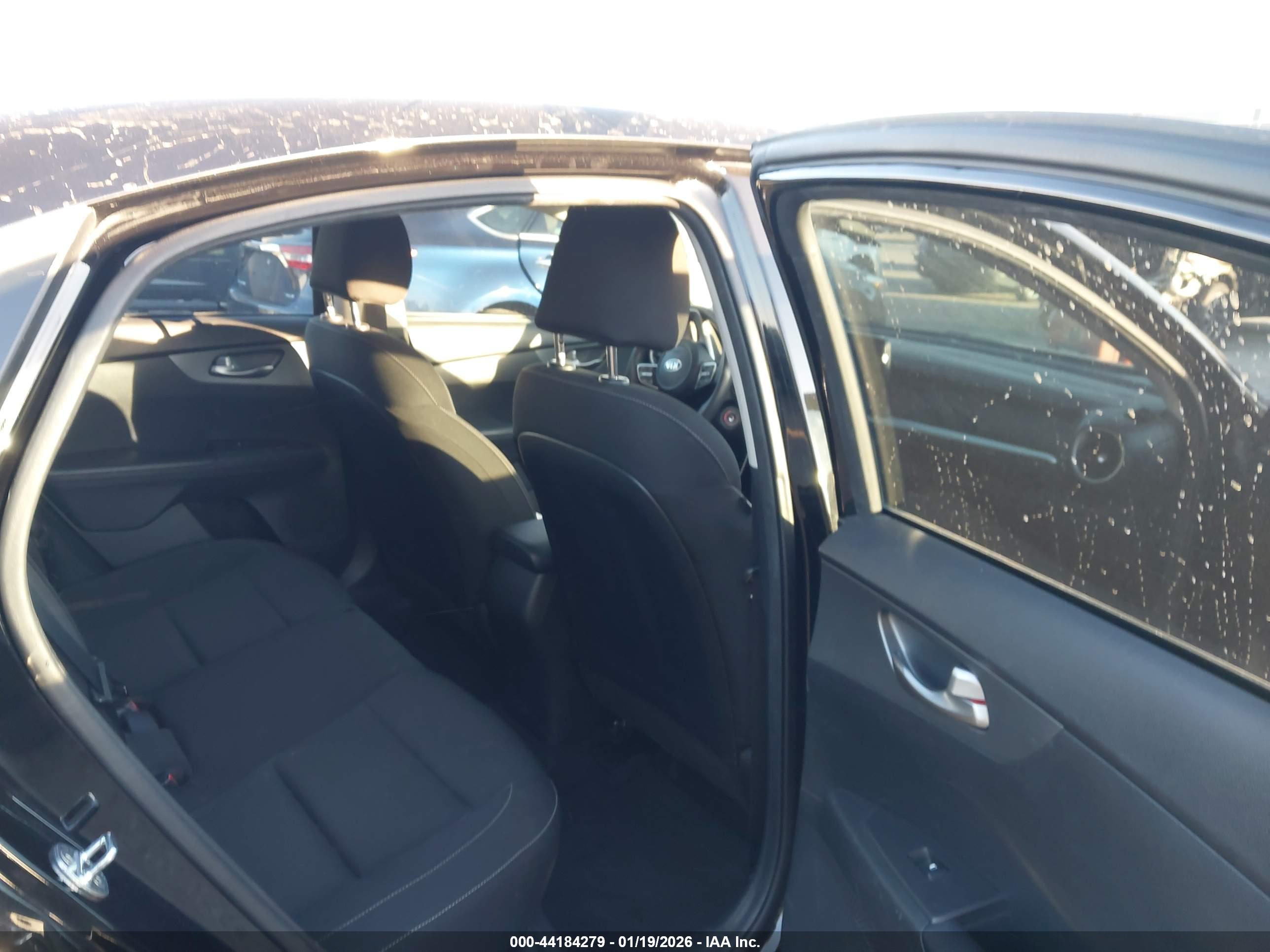 KIA FORTE image 8