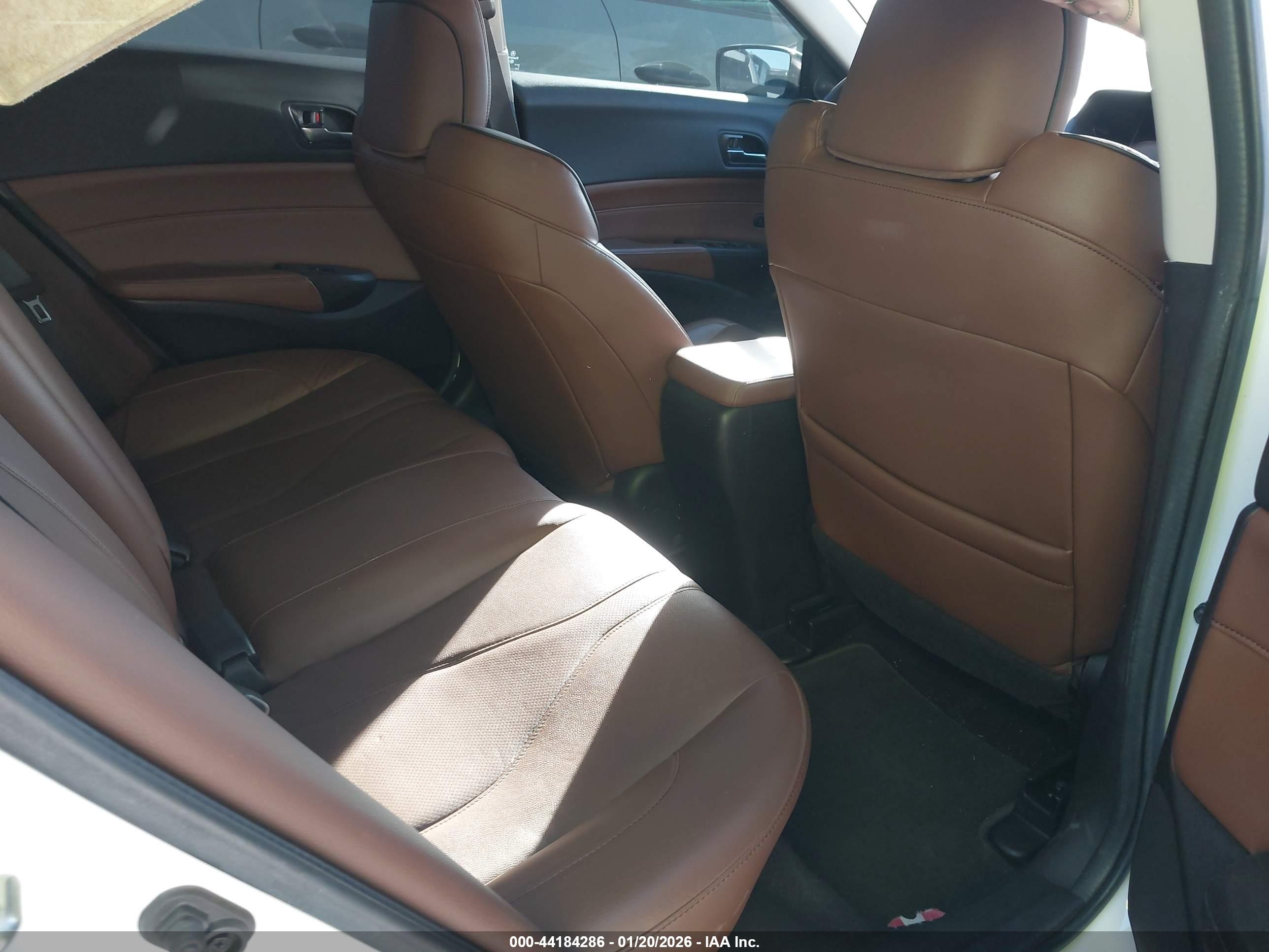 ACURA ILX image 8