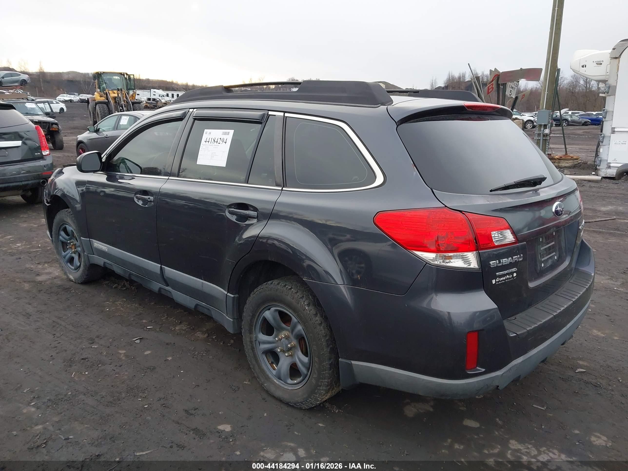 SUBARU OUTBACK image 3