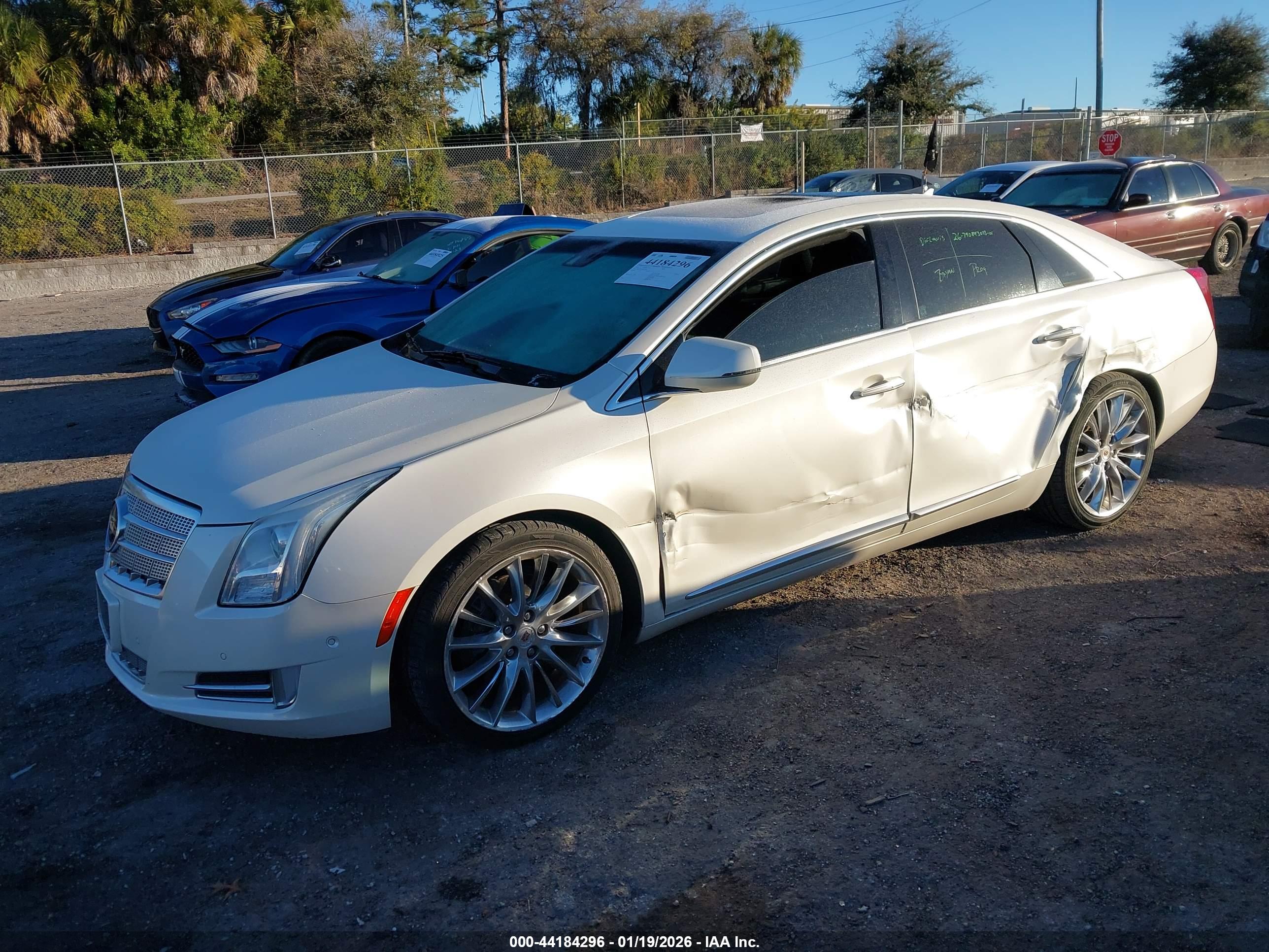 CADILLAC XTS image 2