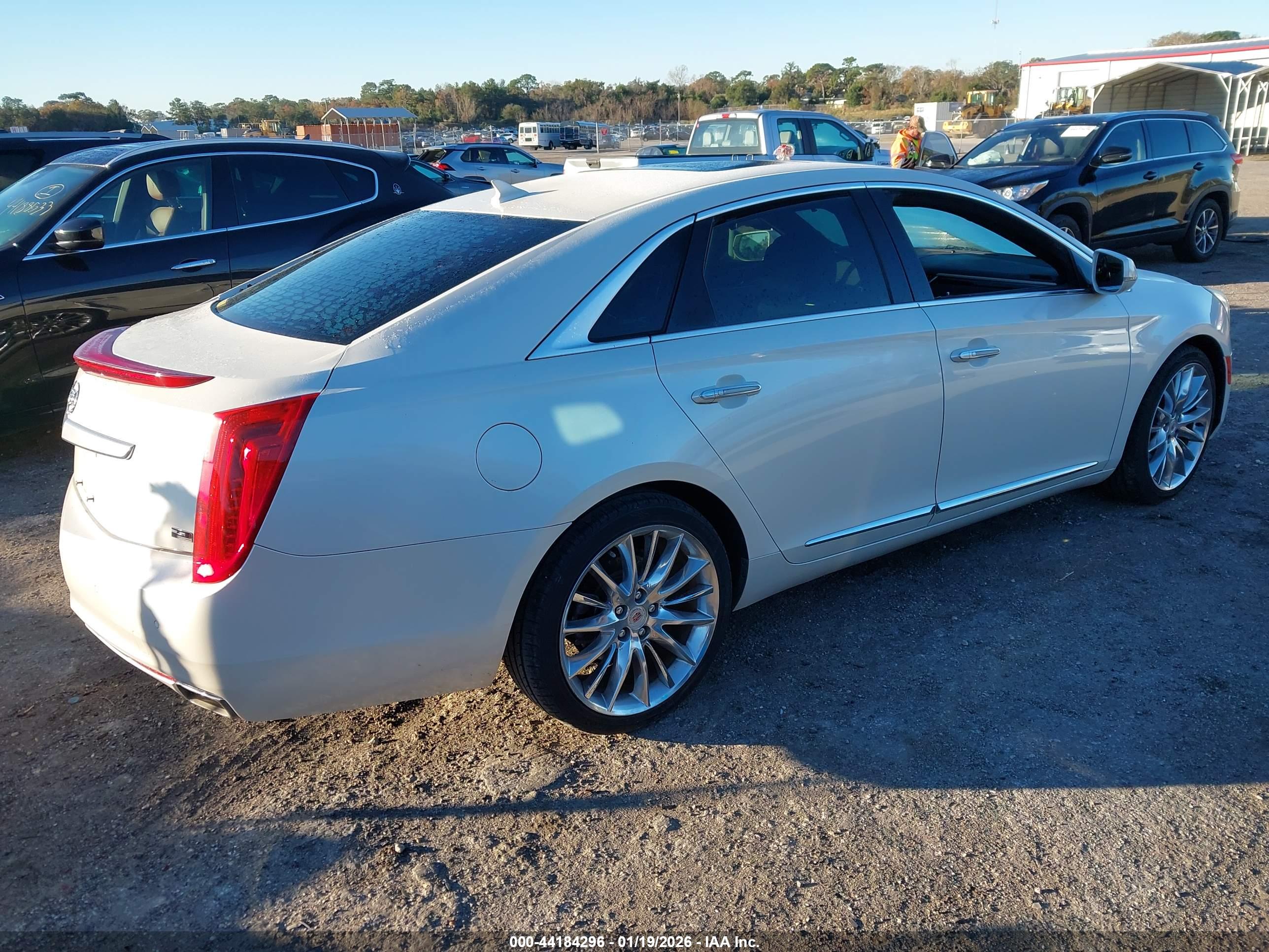 CADILLAC XTS image 4