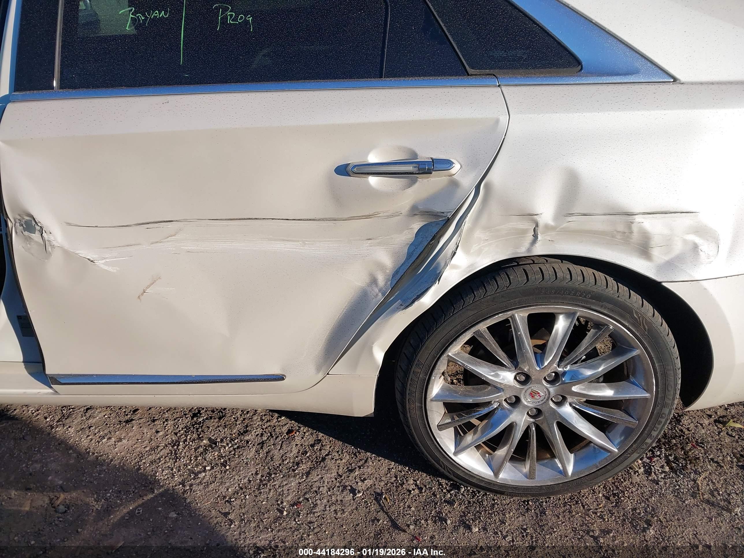 CADILLAC XTS image 6