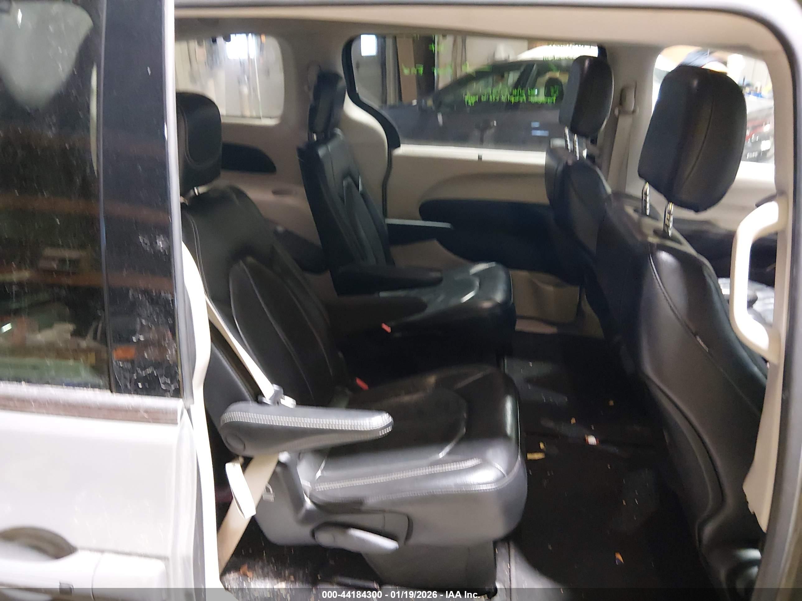 CHRYSLER PACIFICA image 8
