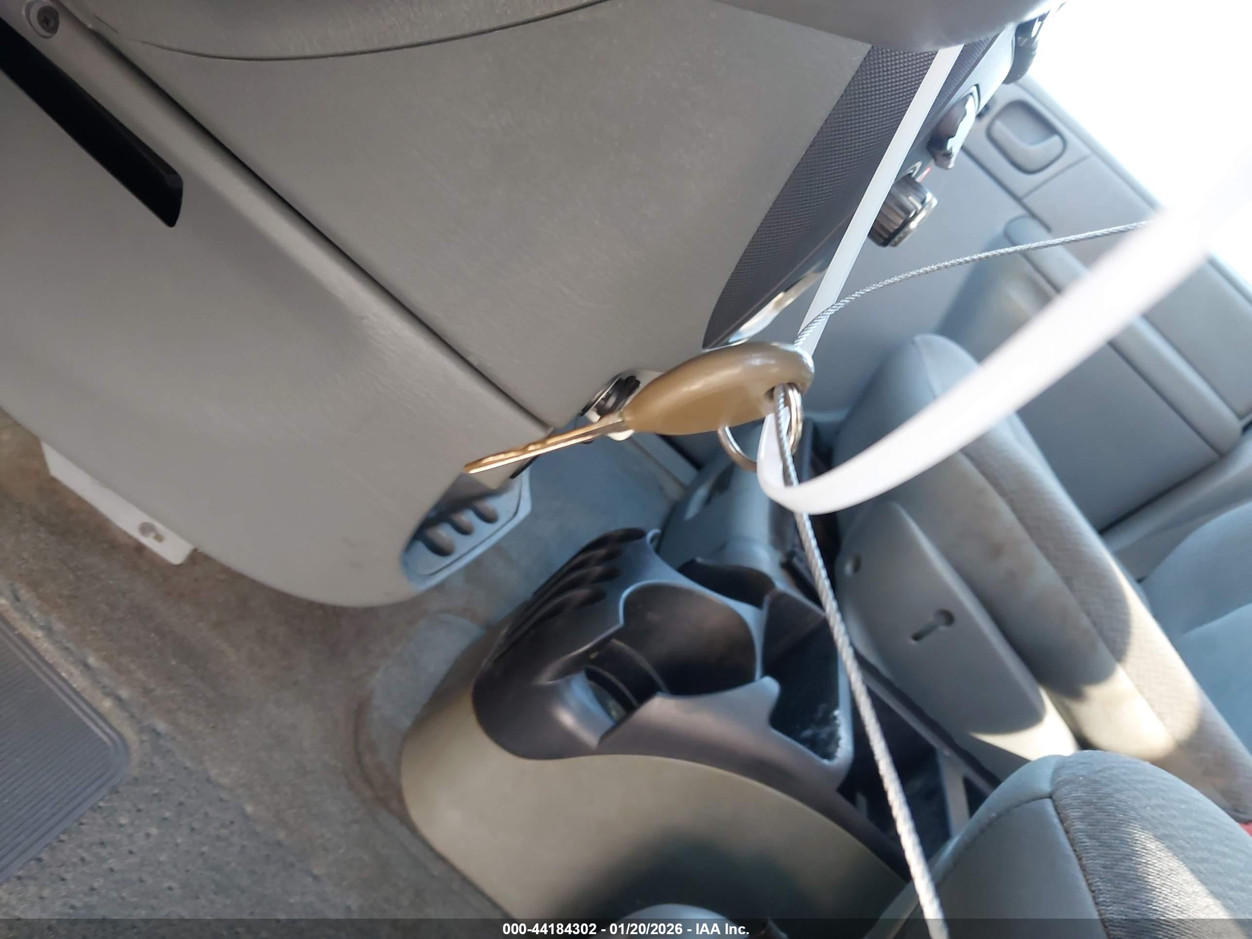 DODGE CARAVAN image 11