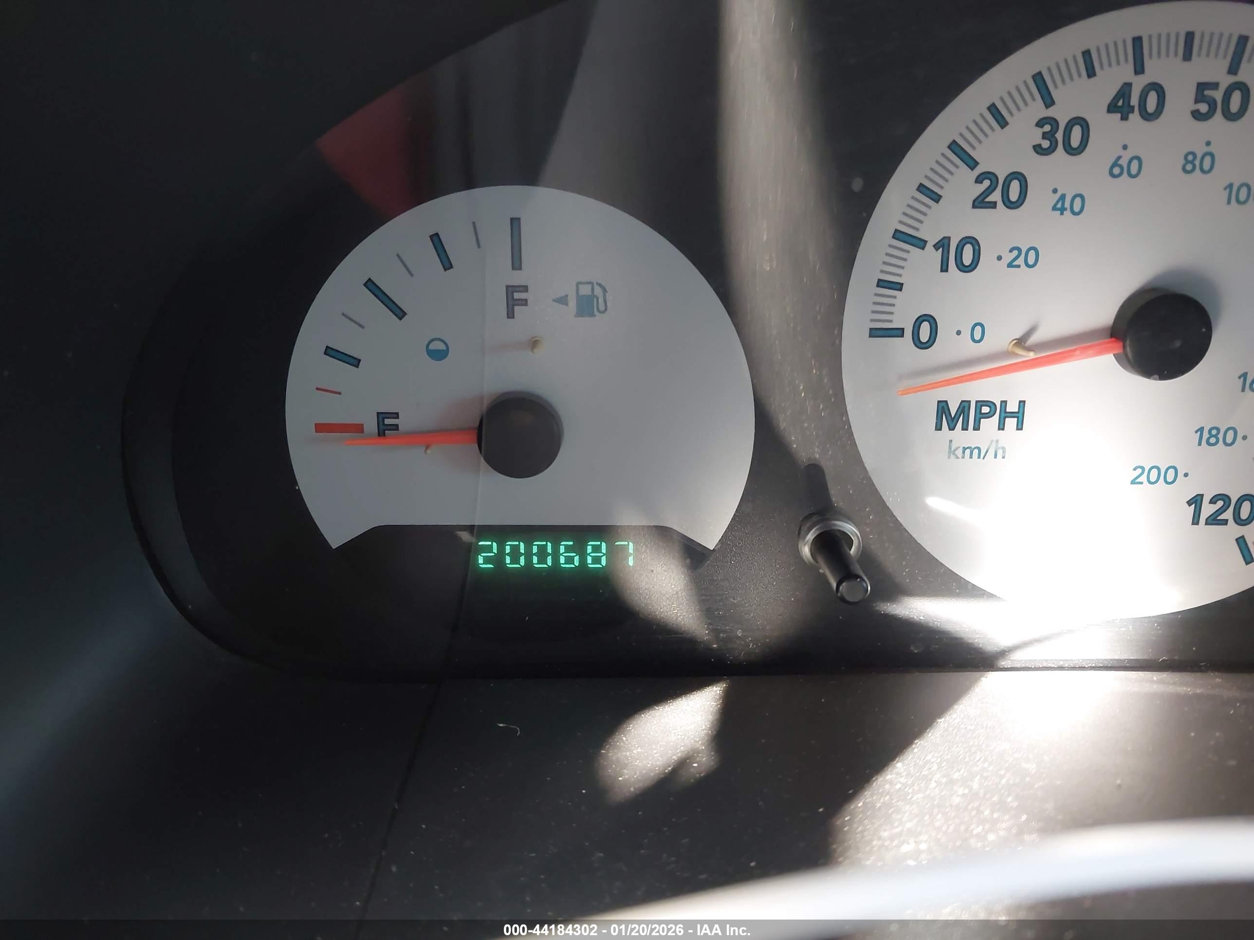 DODGE CARAVAN image 7