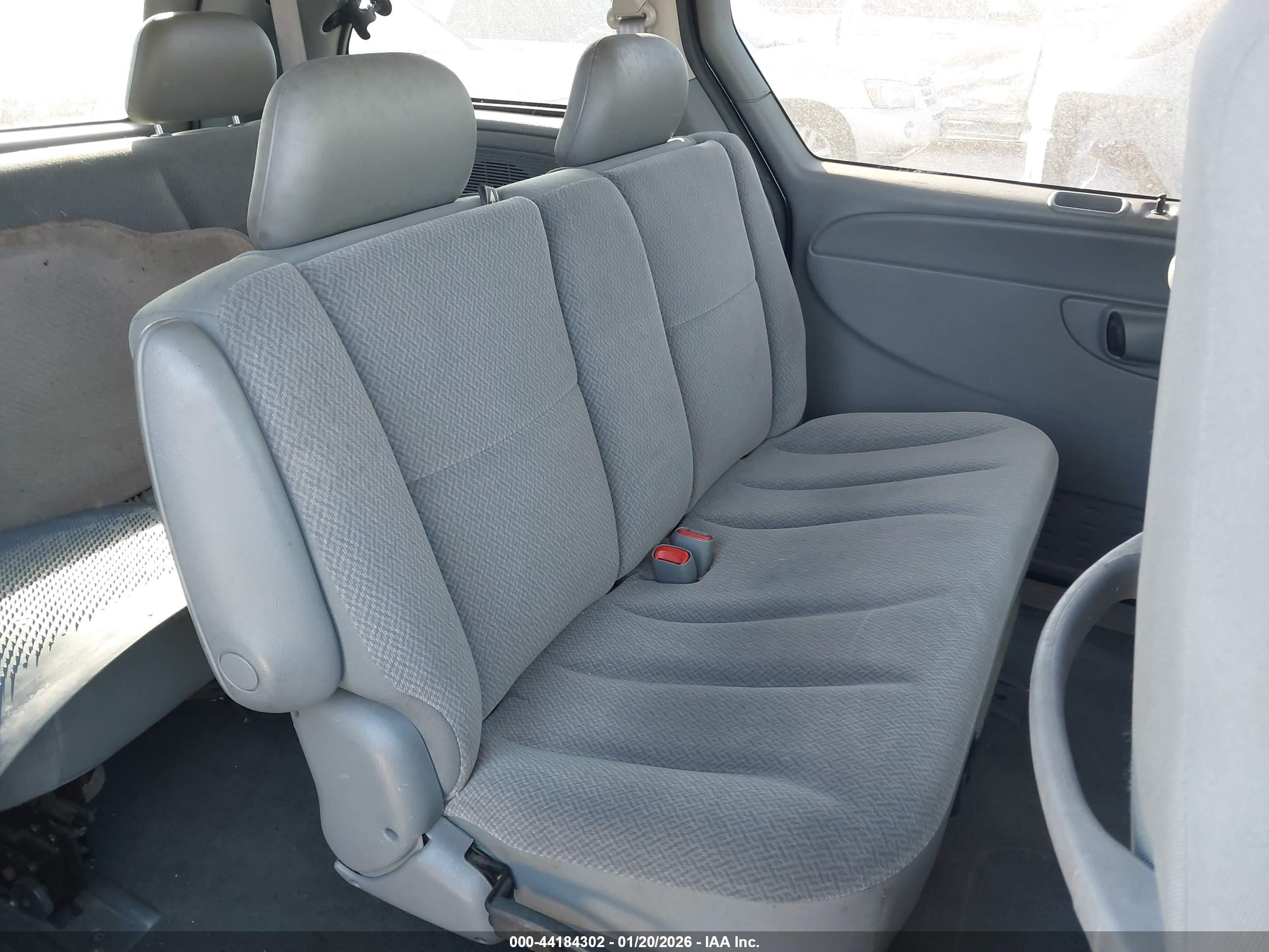 DODGE CARAVAN image 8