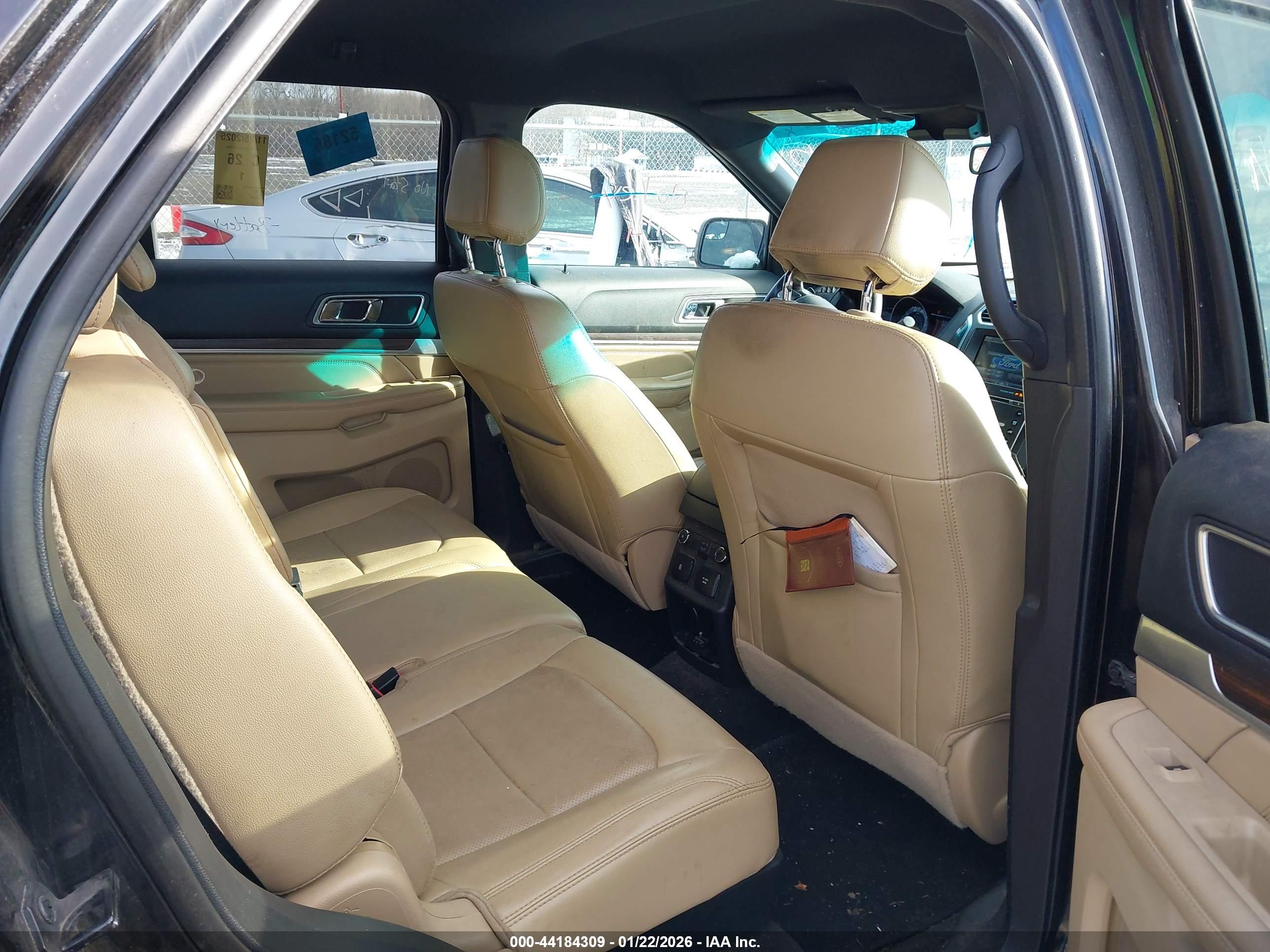 FORD EXPLORER image 8