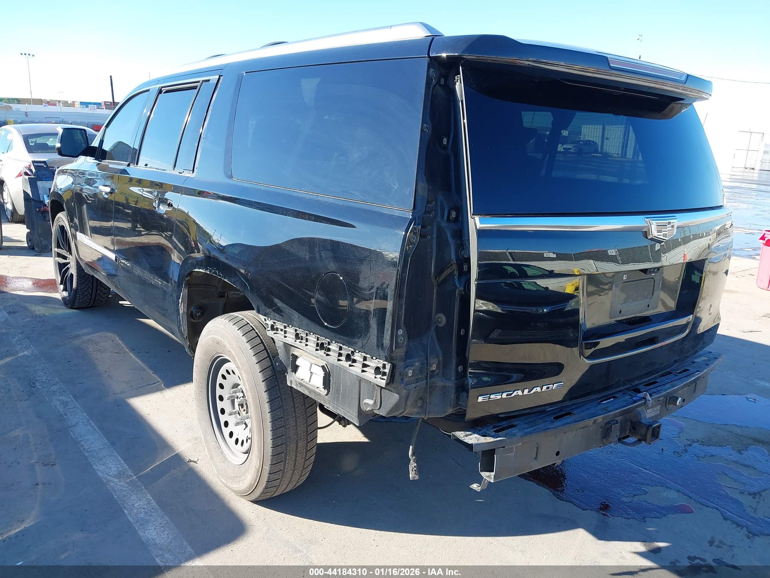 CADILLAC ESCALADE image 6