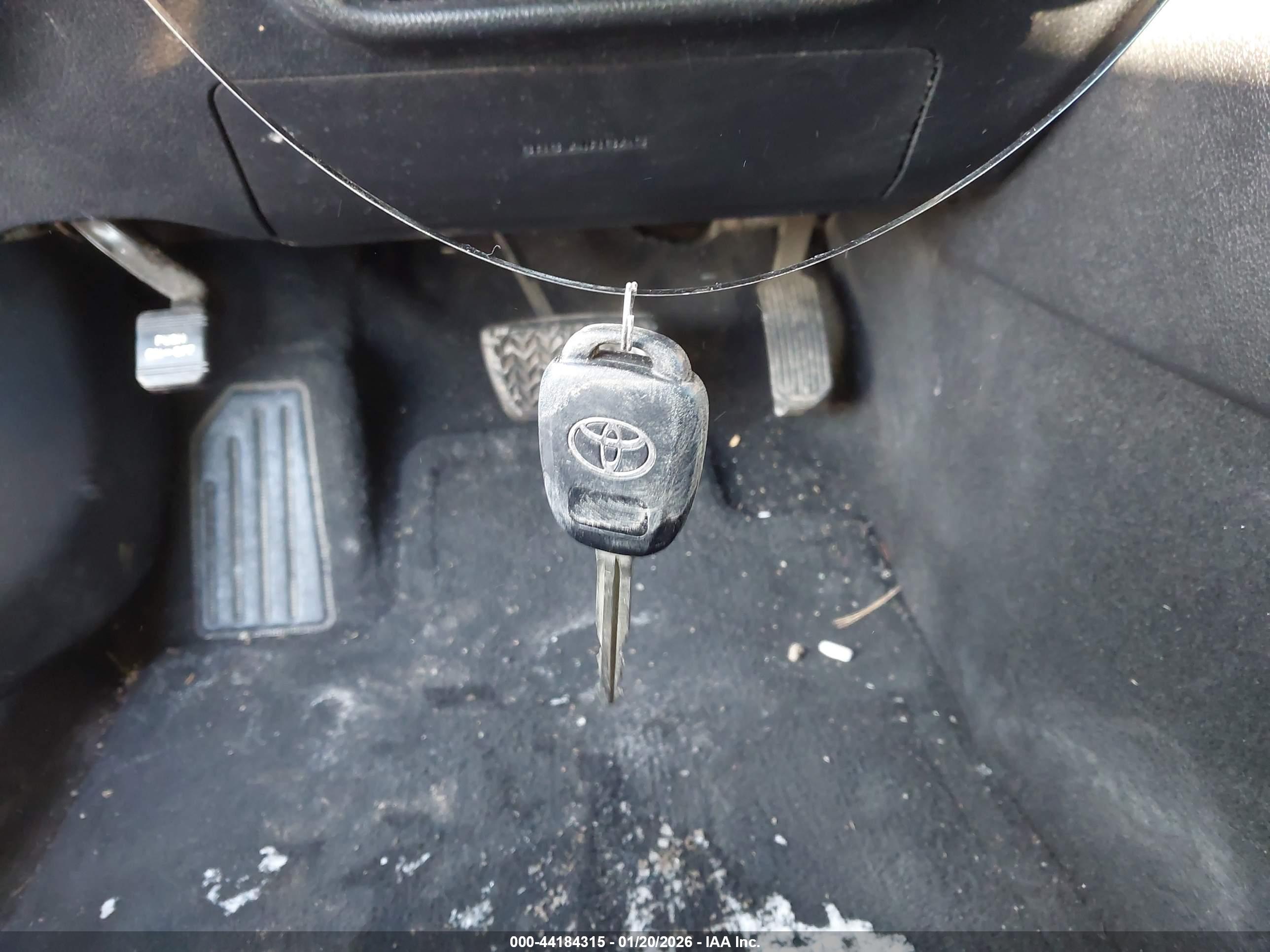 TOYOTA CAMRY image 11
