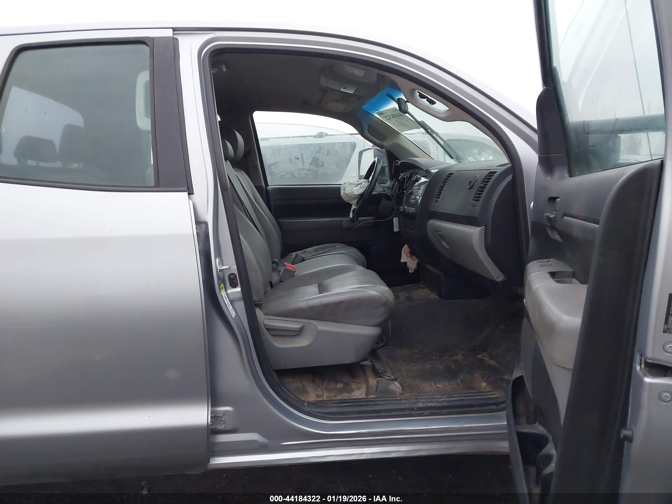 TOYOTA TUNDRA image 5