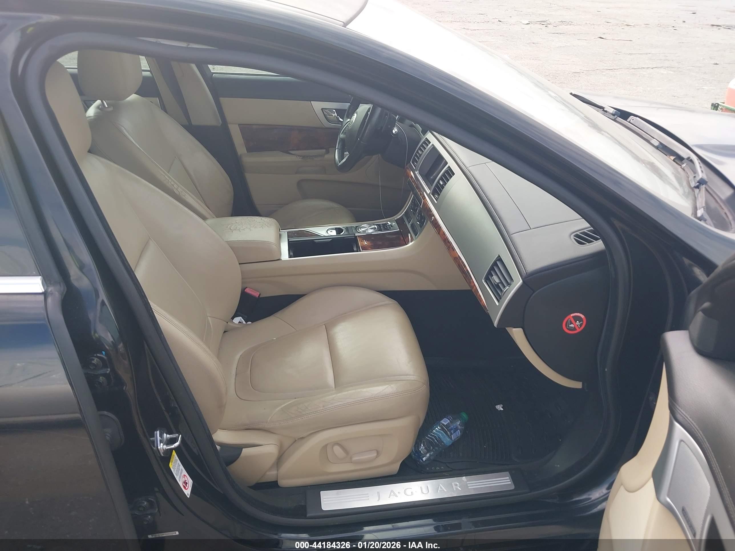 JAGUAR XF image 5