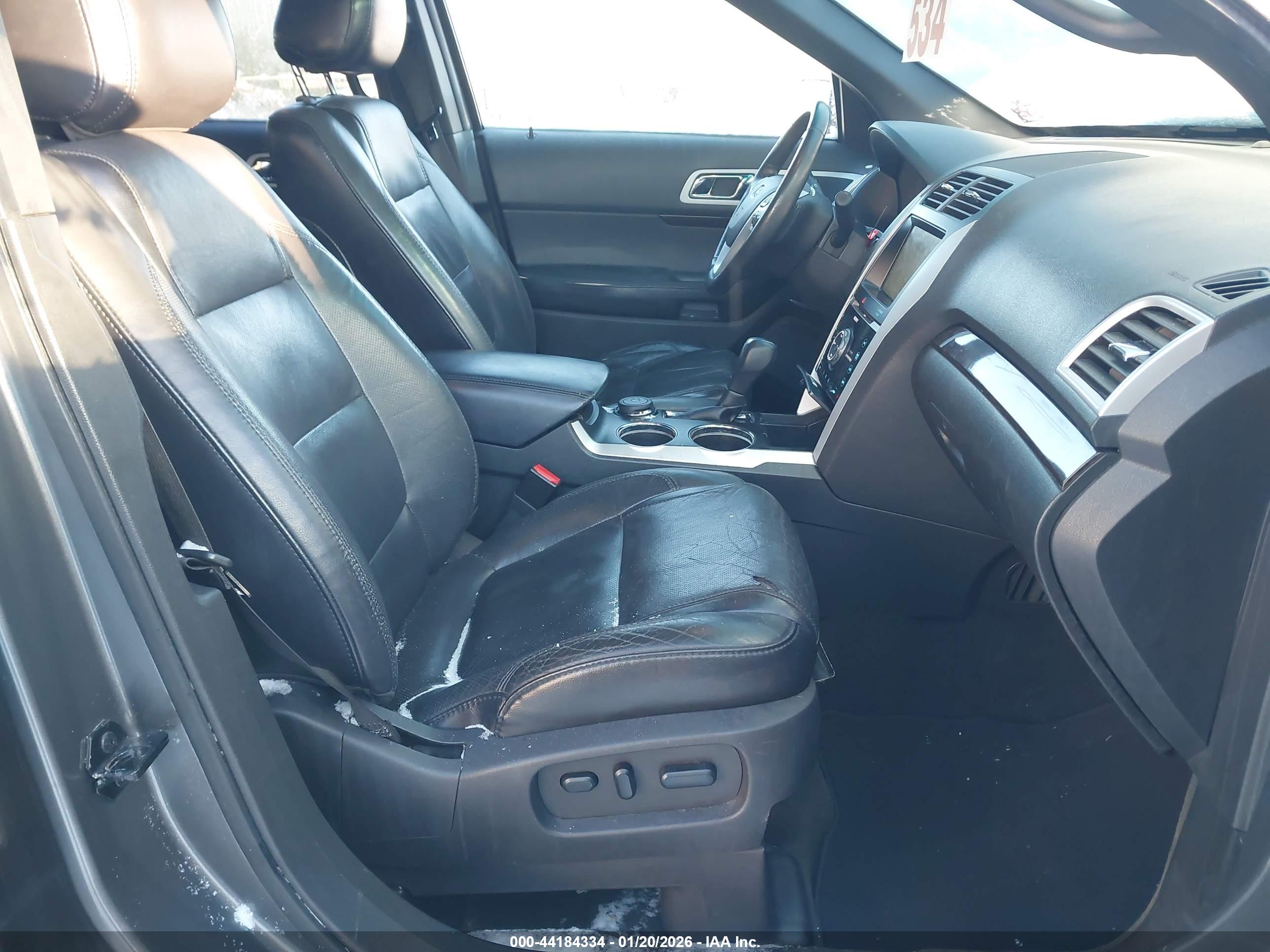 FORD EXPLORER image 5