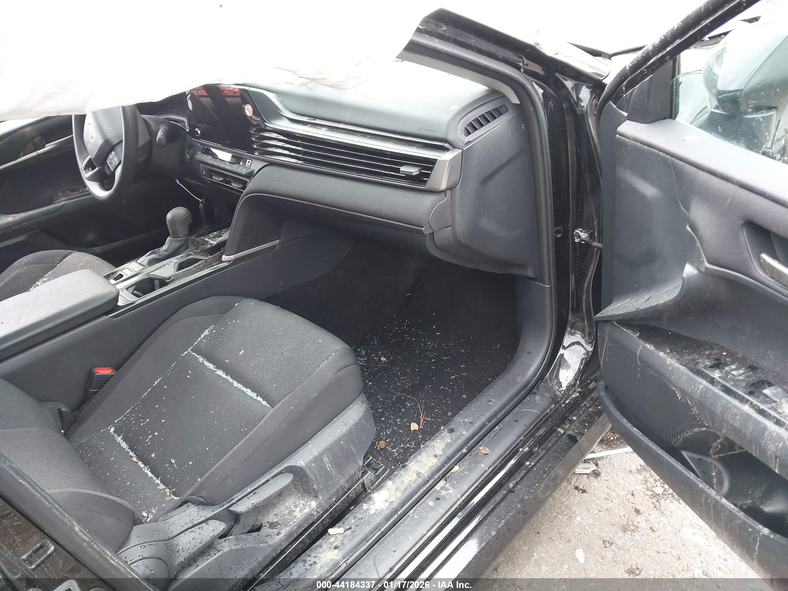 TOYOTA CAMRY image 5