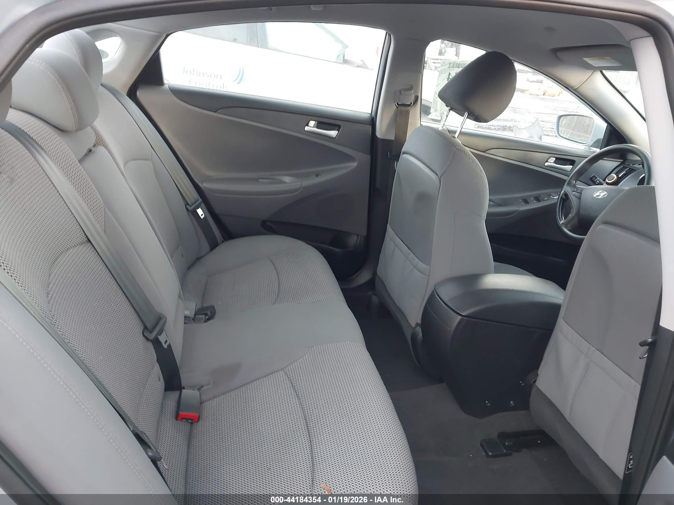 HYUNDAI SONATA image 8