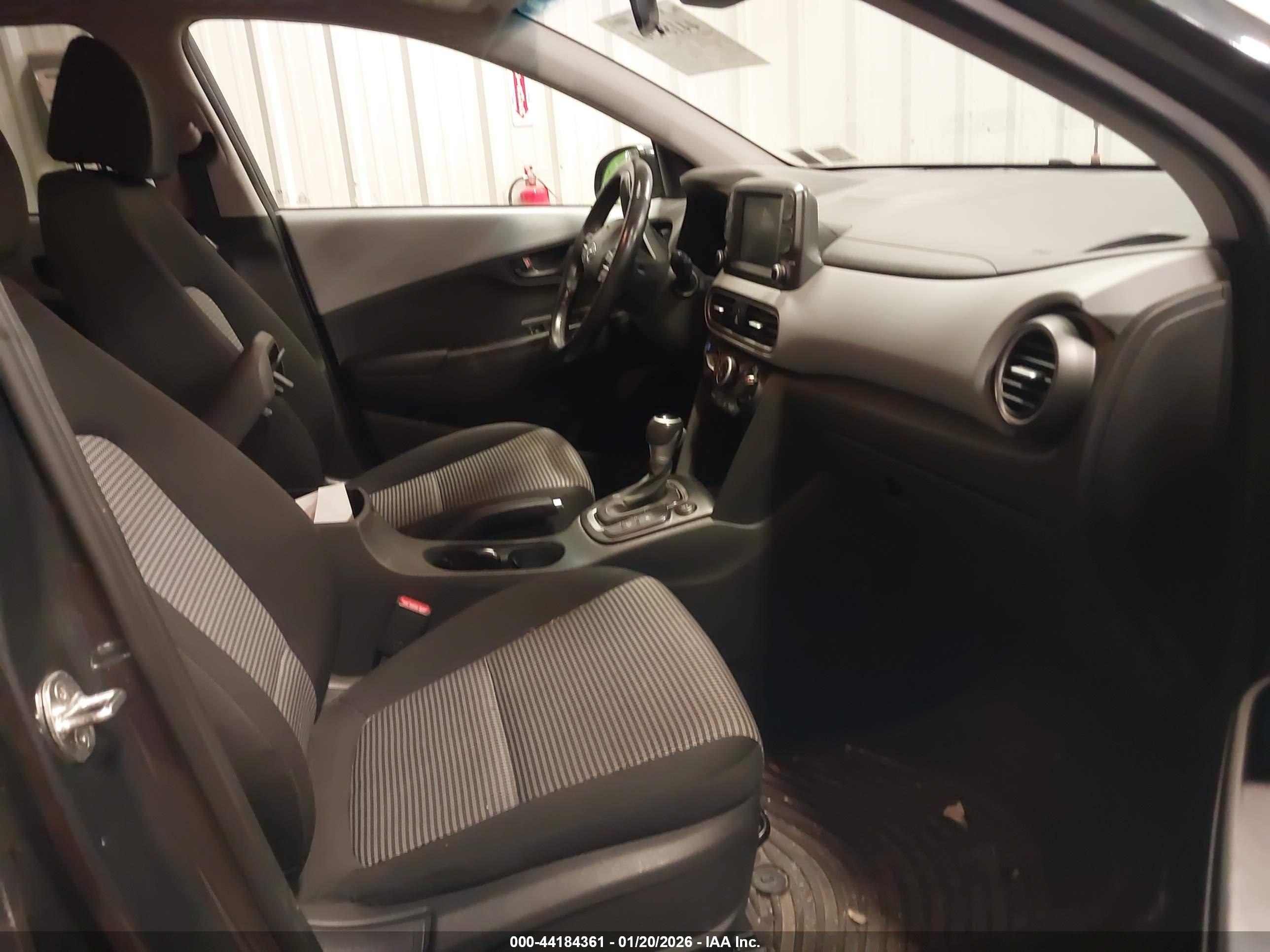 HYUNDAI KONA image 5
