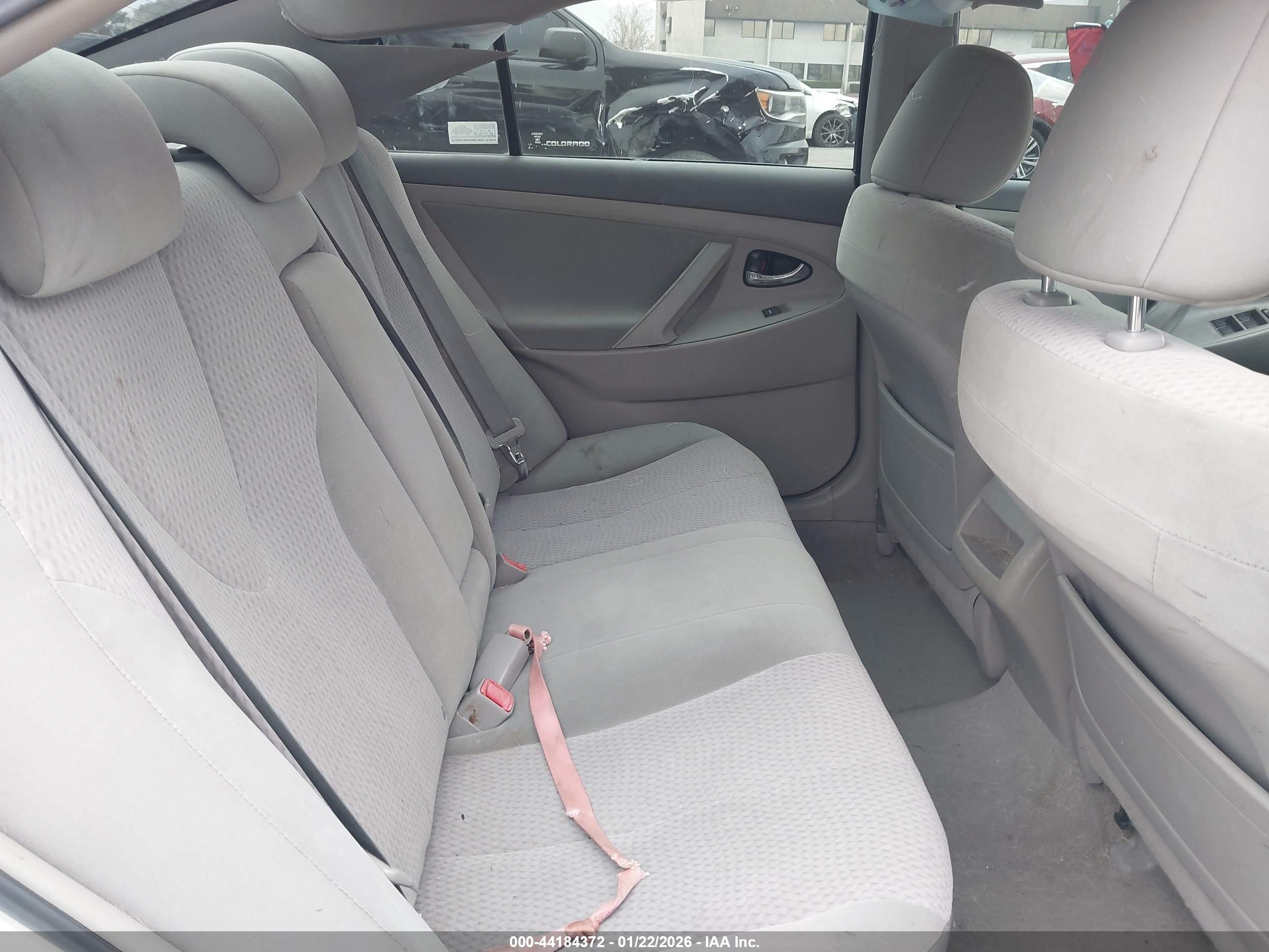 TOYOTA CAMRY image 8