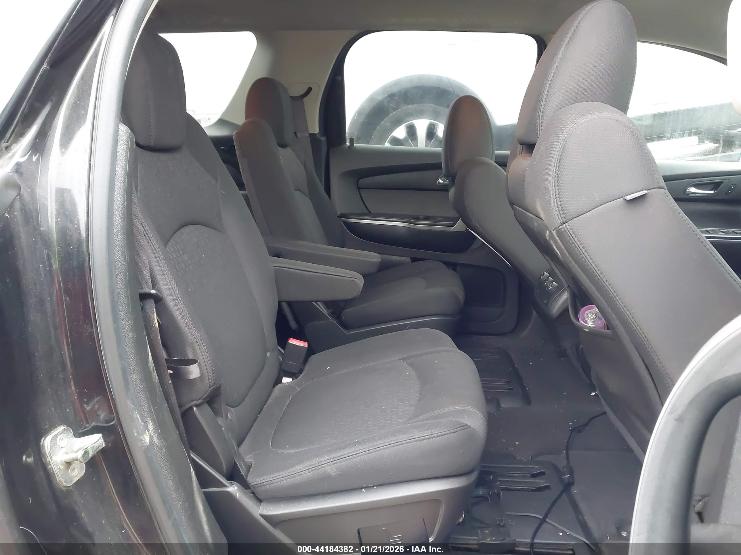 GMC ACADIA image 8