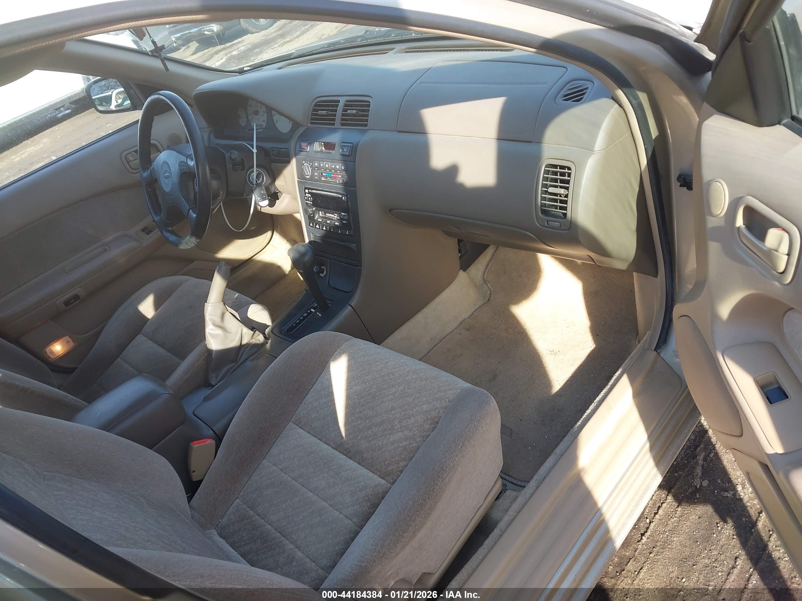 NISSAN MAXIMA image 5