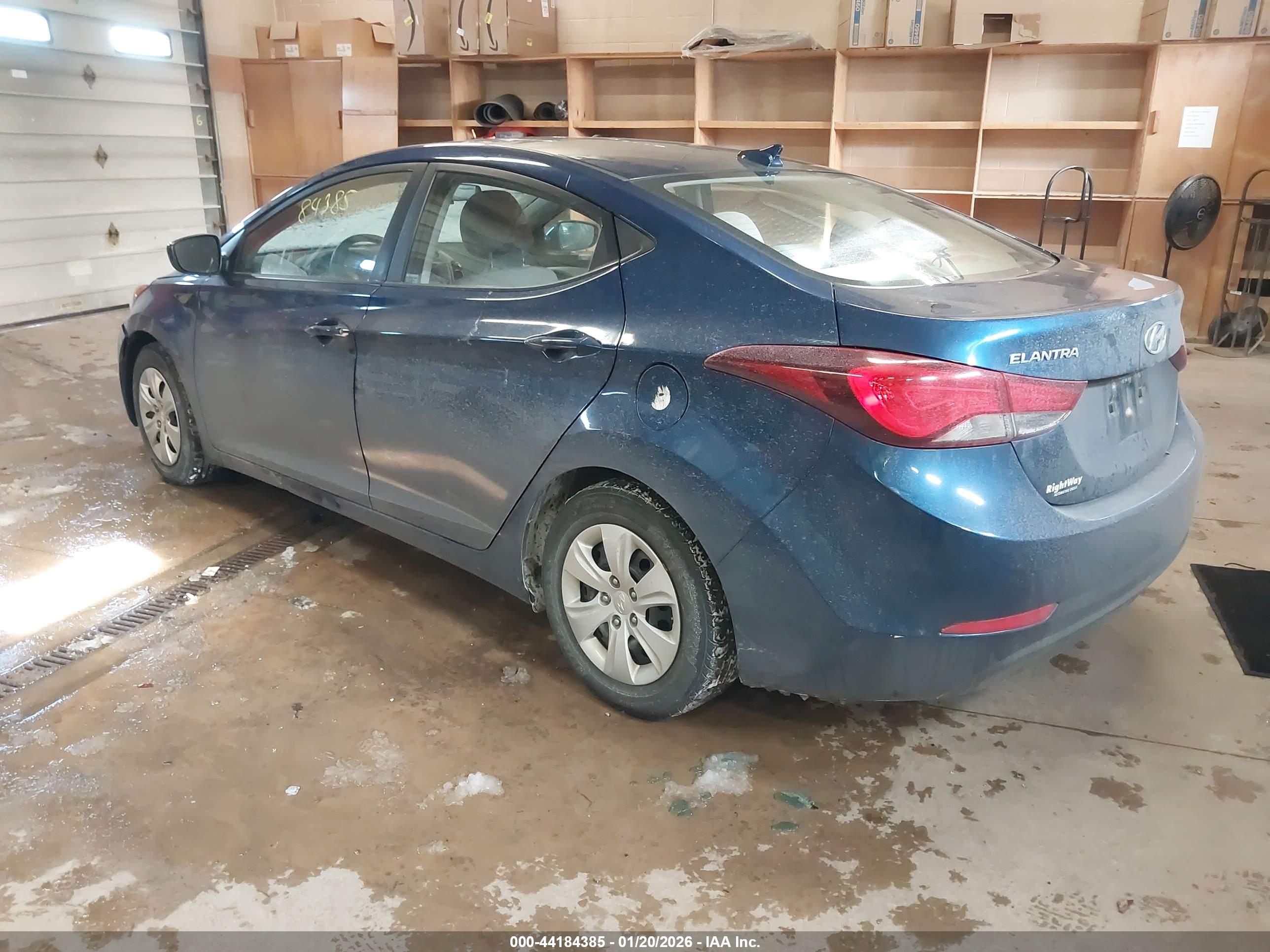 HYUNDAI ELANTRA image 3
