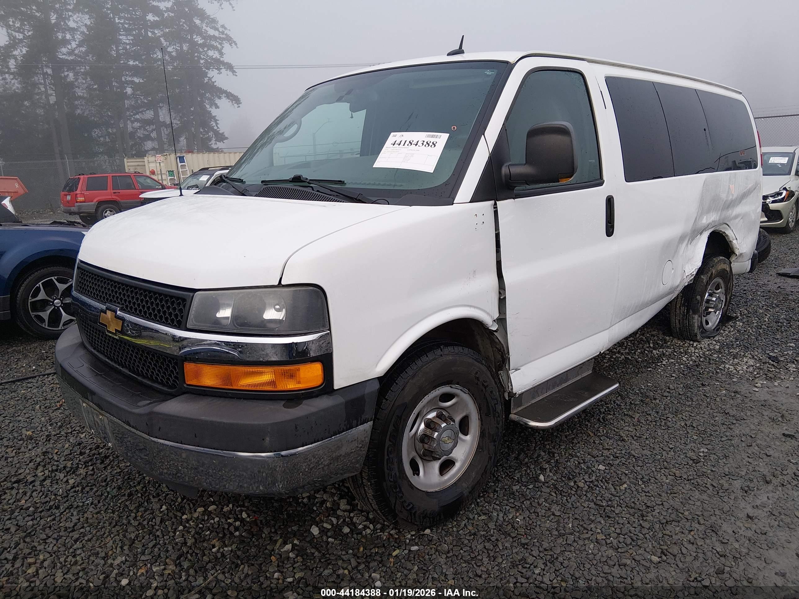 CHEVROLET EXPRESS image 2