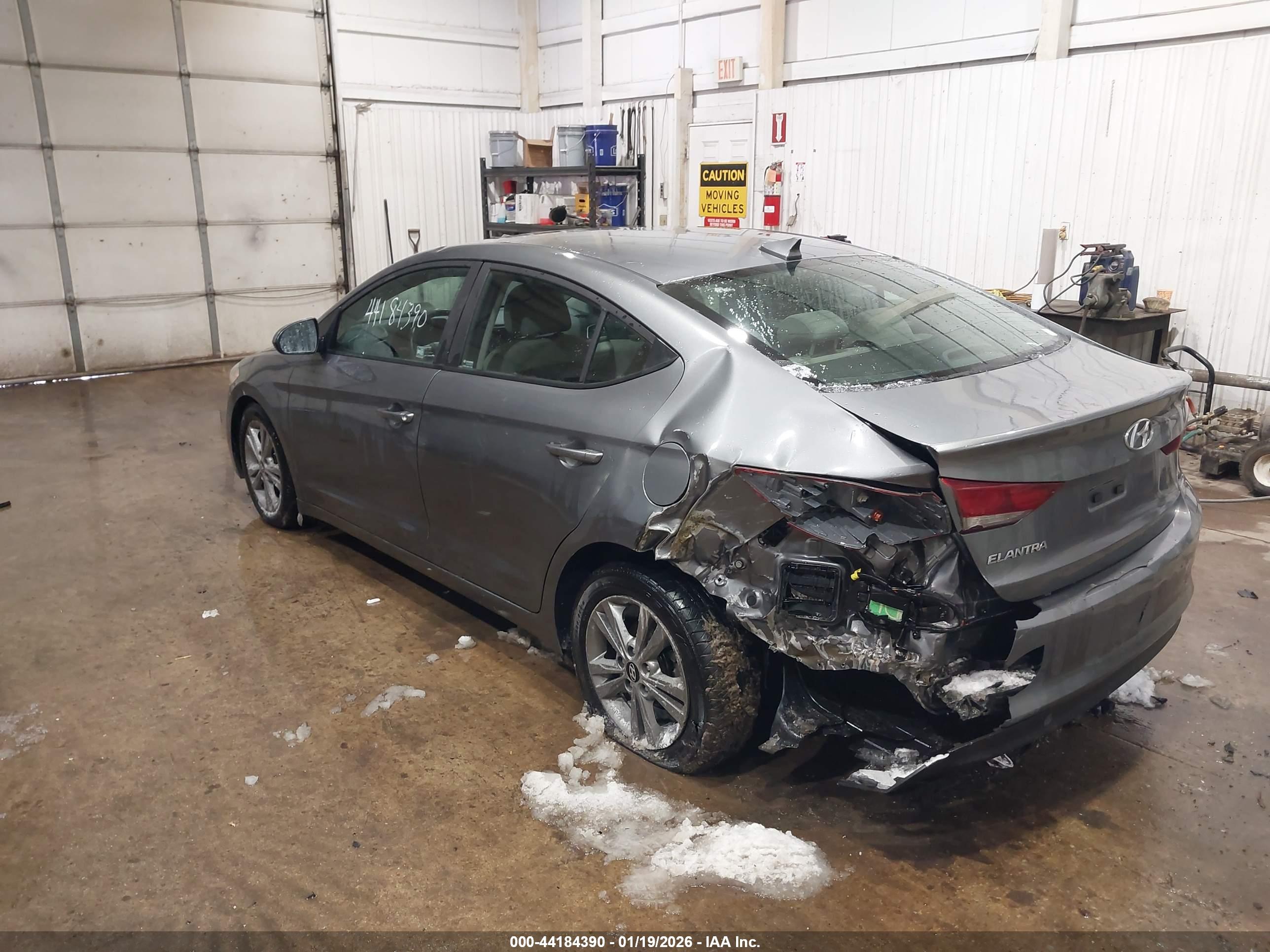 HYUNDAI ELANTRA image 3