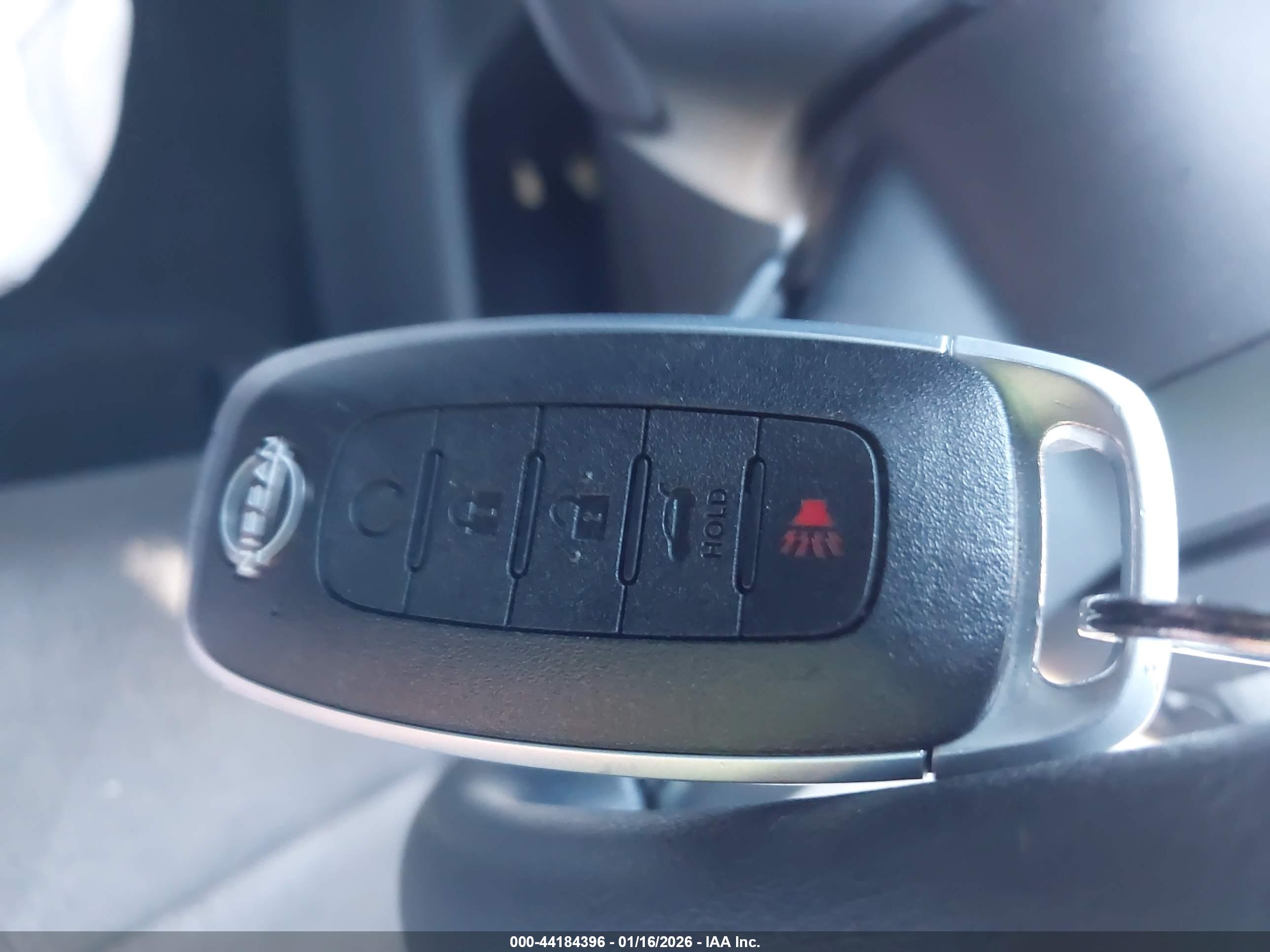 NISSAN ROGUE image 11