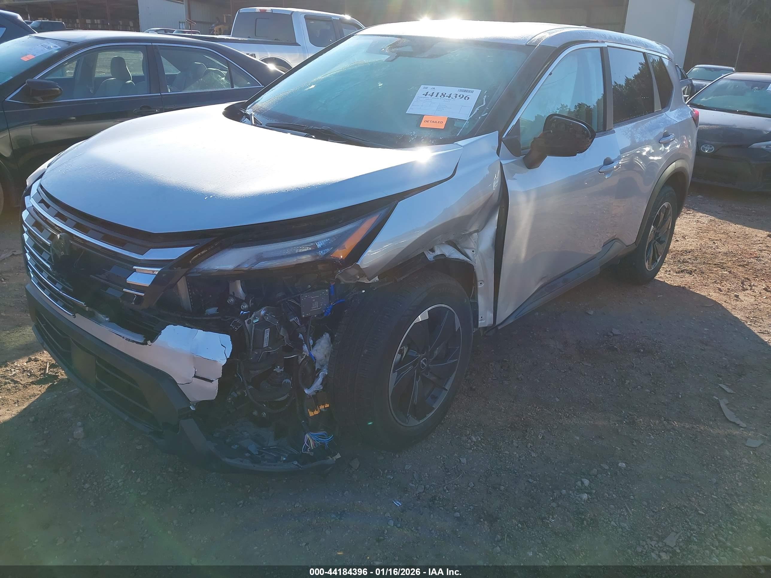 NISSAN ROGUE image 2