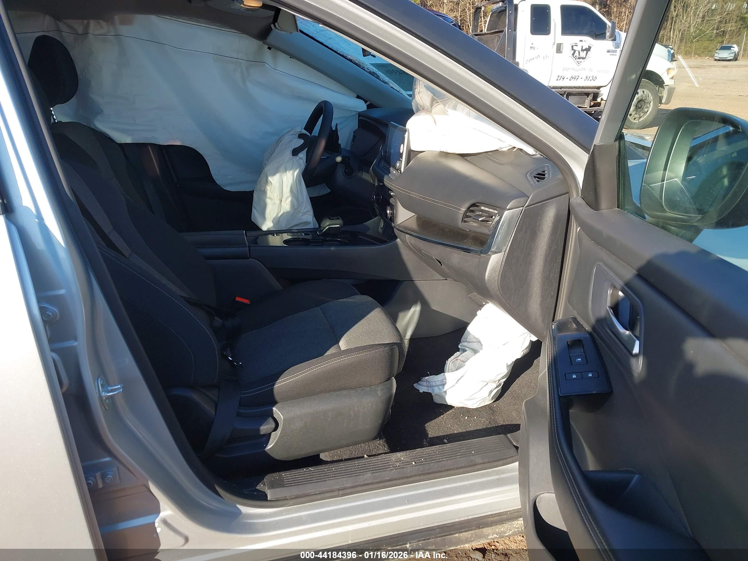 NISSAN ROGUE image 5