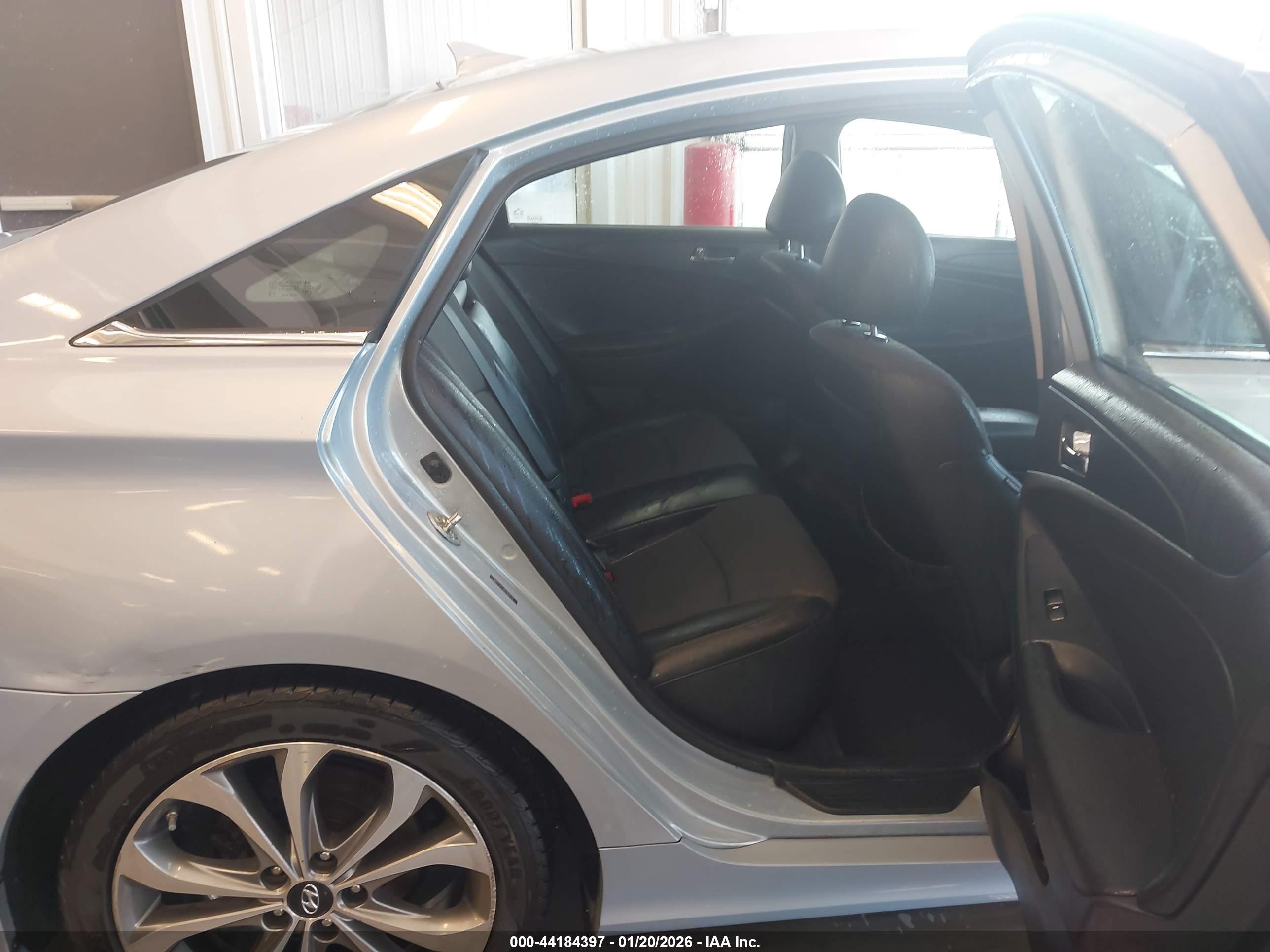 HYUNDAI SONATA image 8