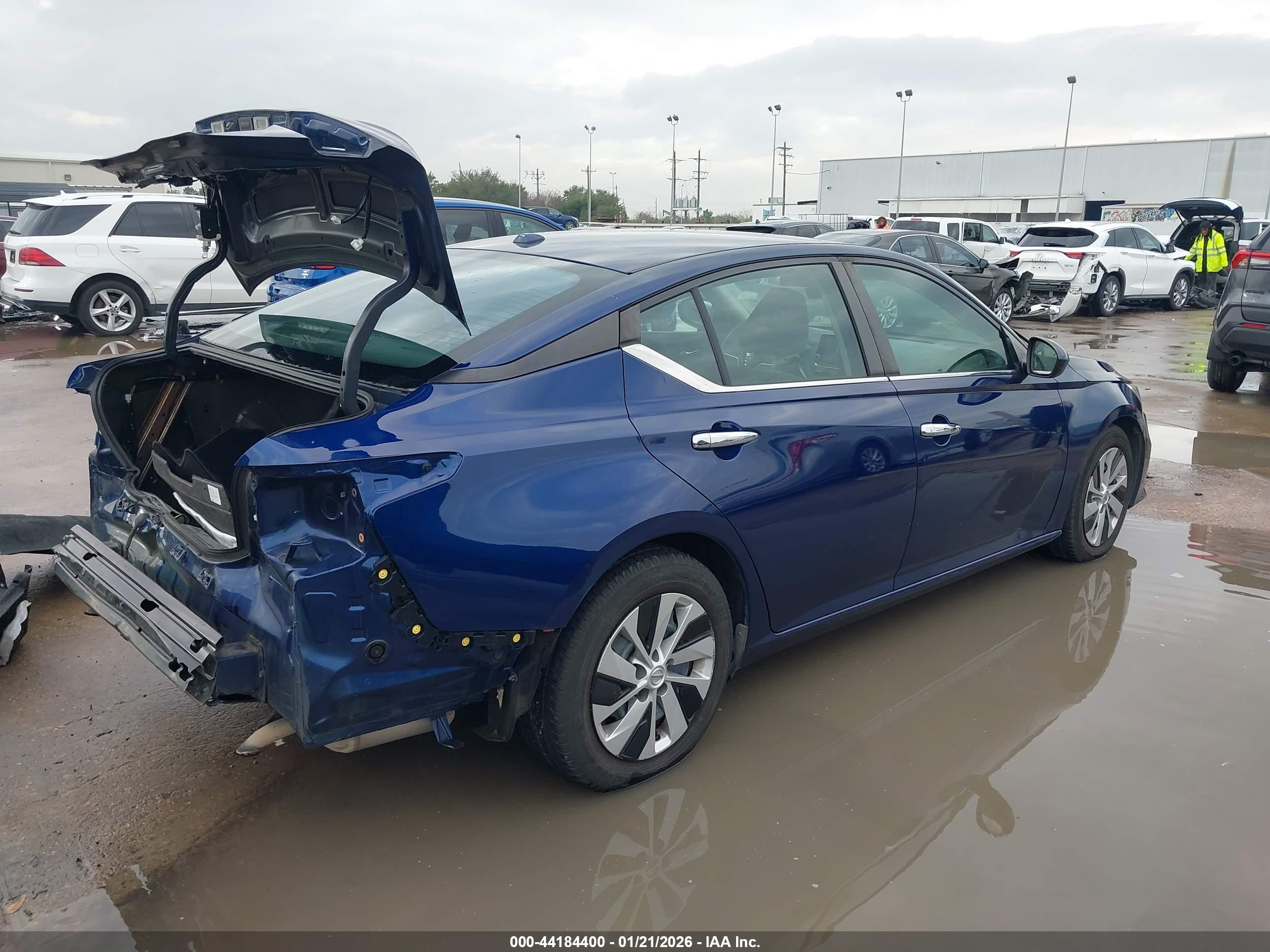 NISSAN ALTIMA image 4