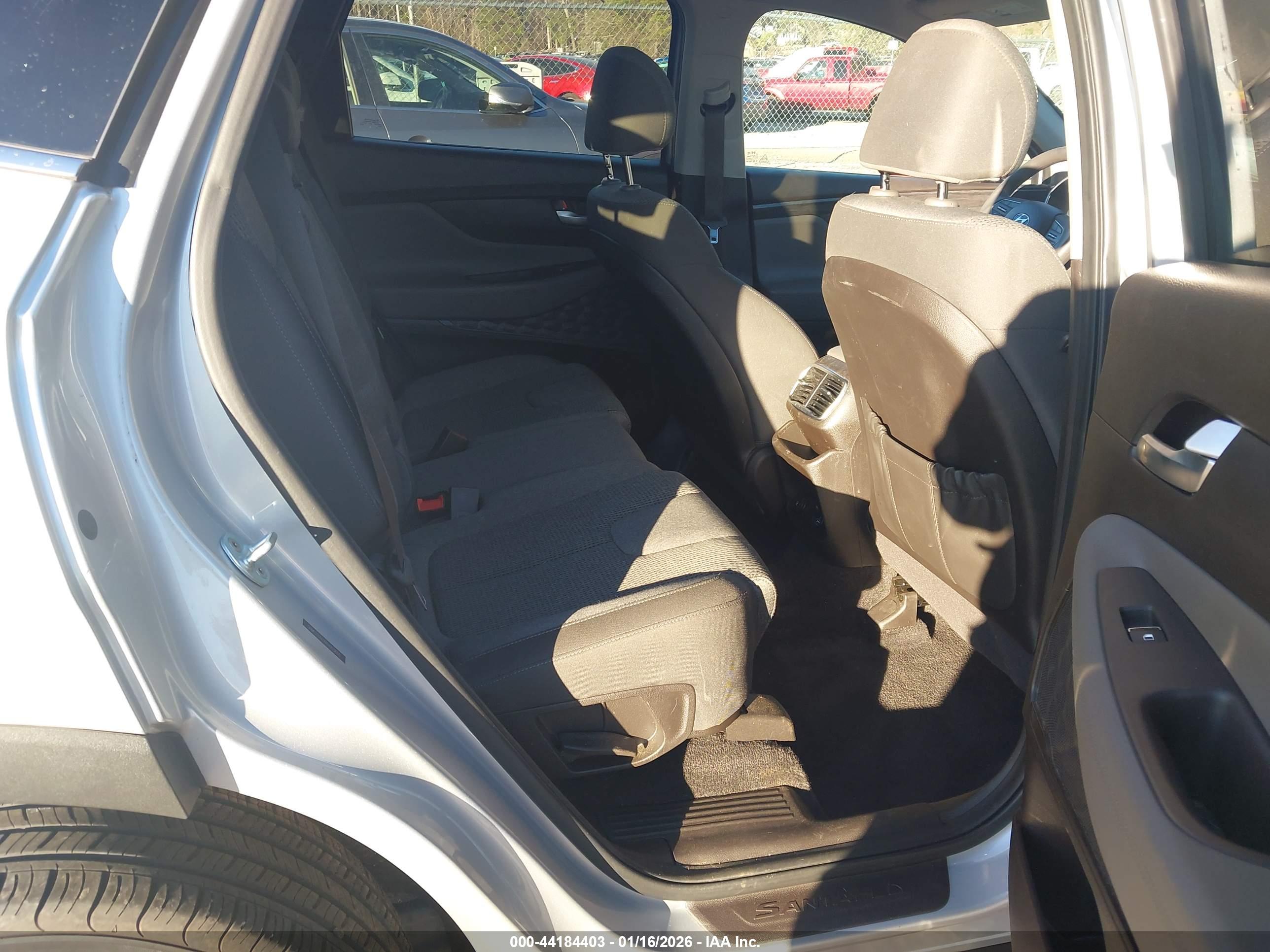 HYUNDAI SANTA image 8