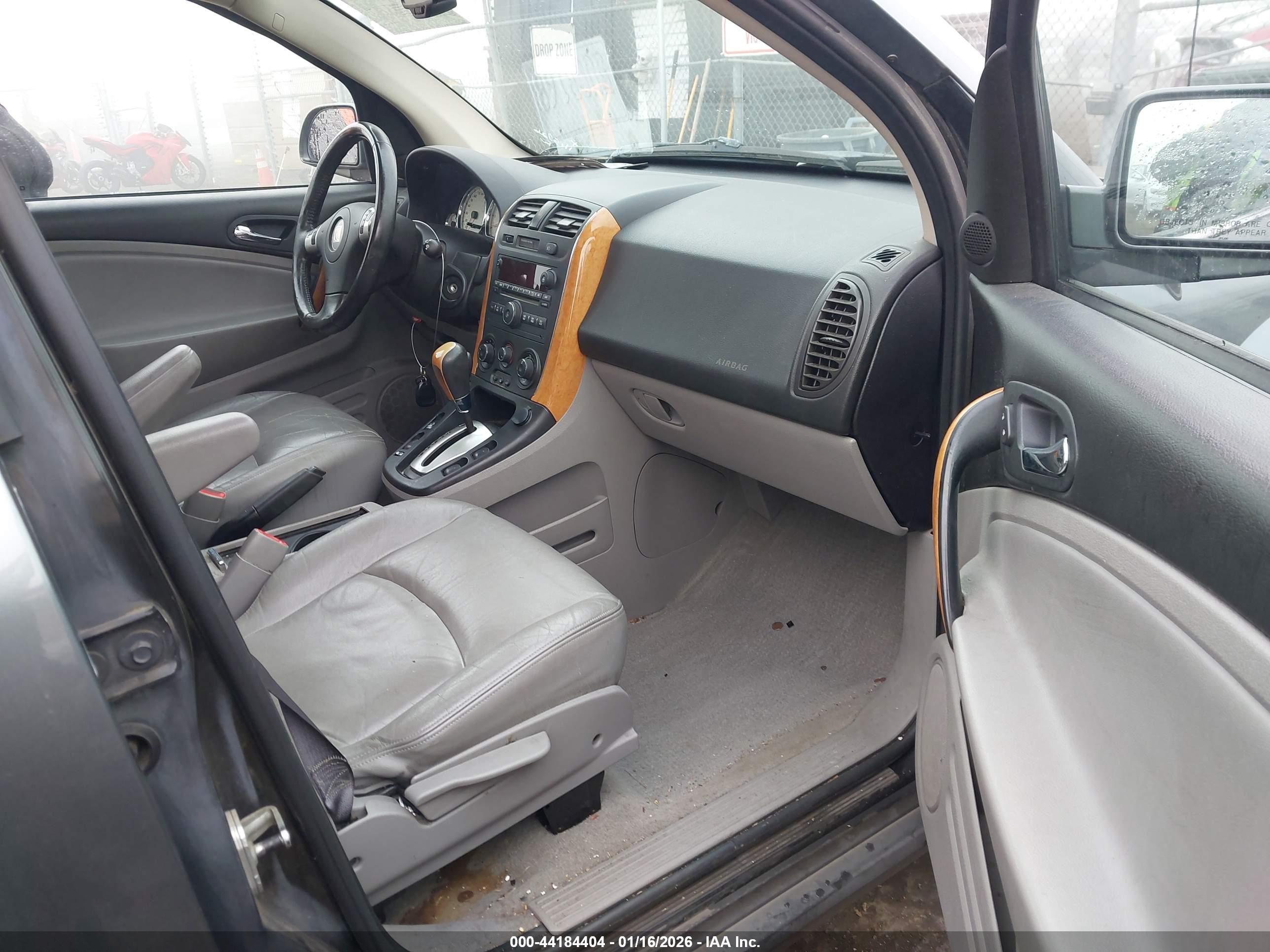 SATURN VUE image 5